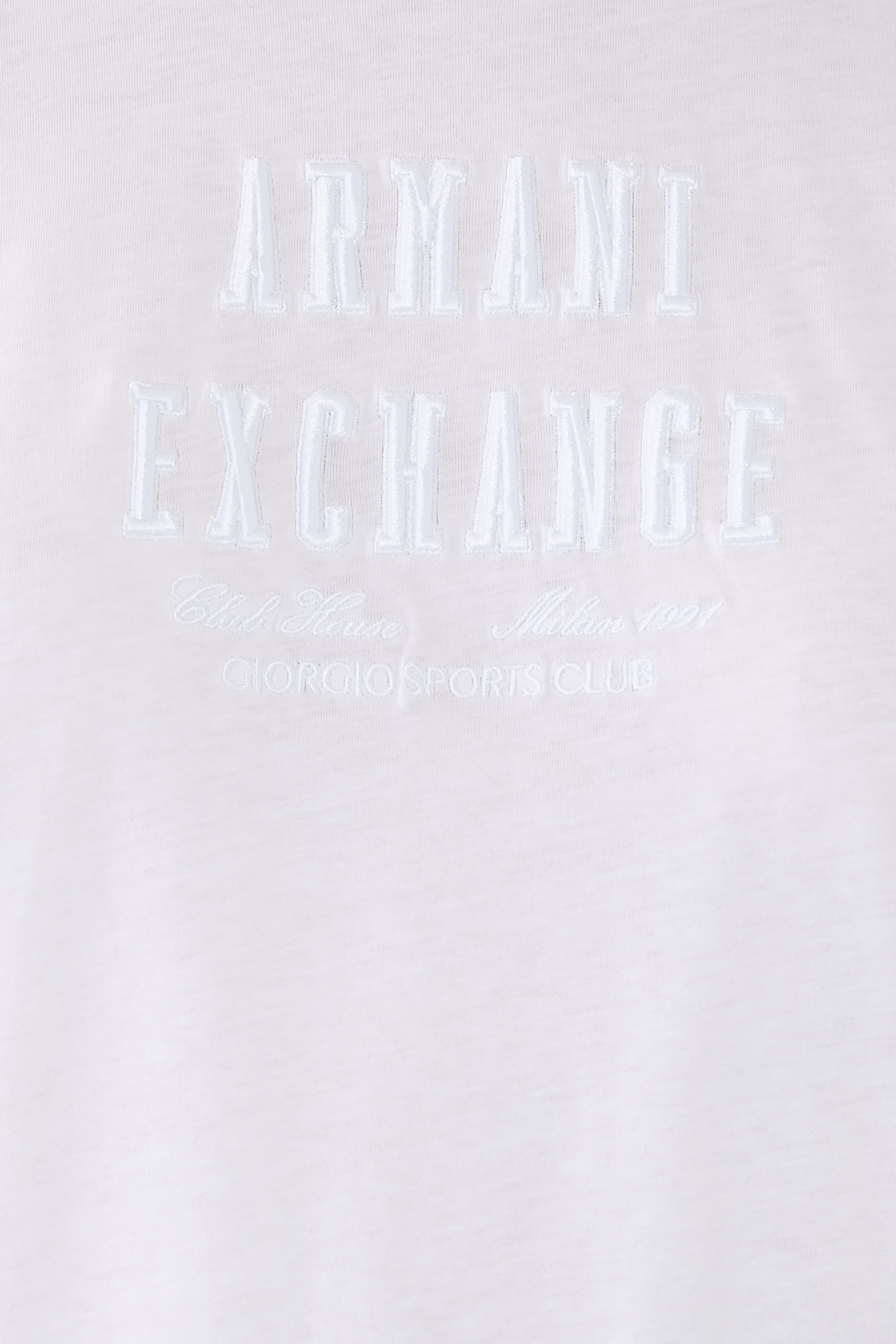 تيشيرت كلوب هاوس بشعار الماركة