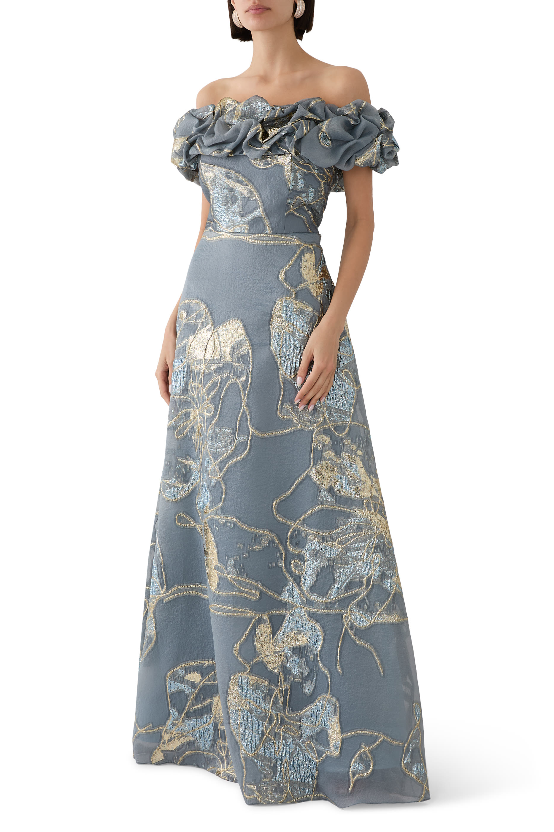 فستان سهرة بأكتاف مكشوفة وصدرية جاكار سكرانش