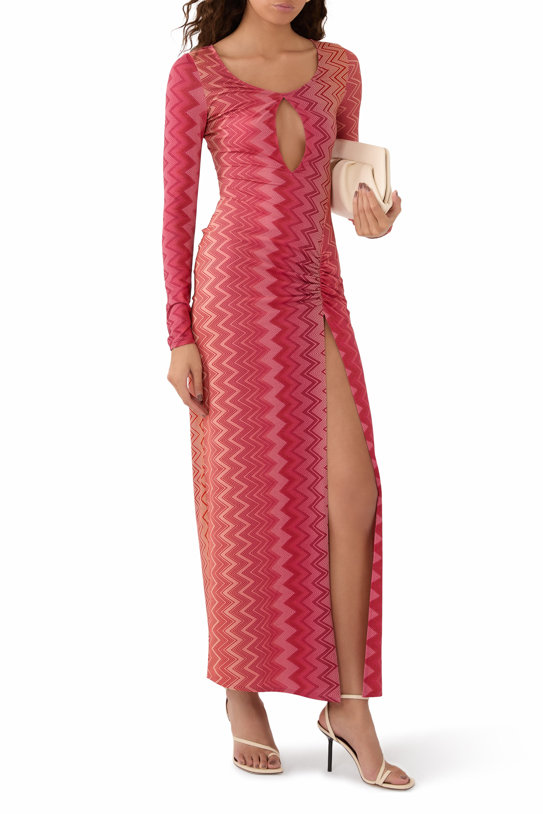 فستان للارتداء فوق ملابس السباحة بنقشة خطوط متعرجة