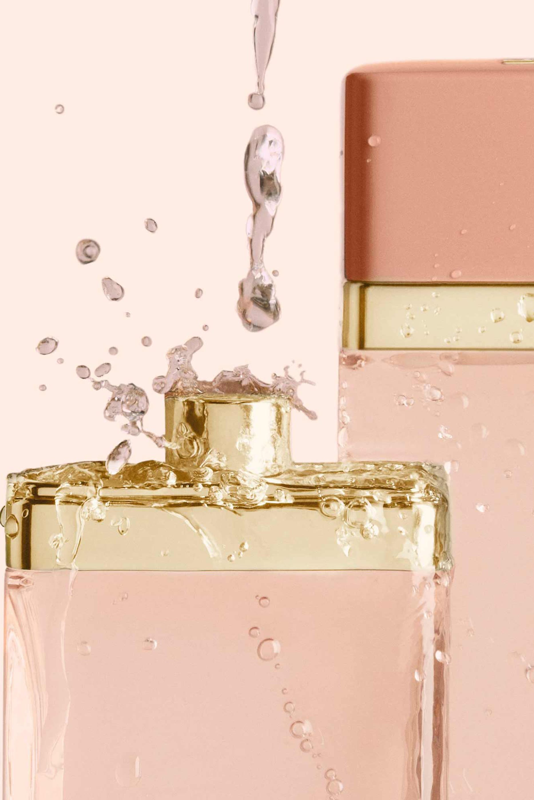 مستحضر هايدرا دوز معزز للبشرة بحمض الهيالورونيك