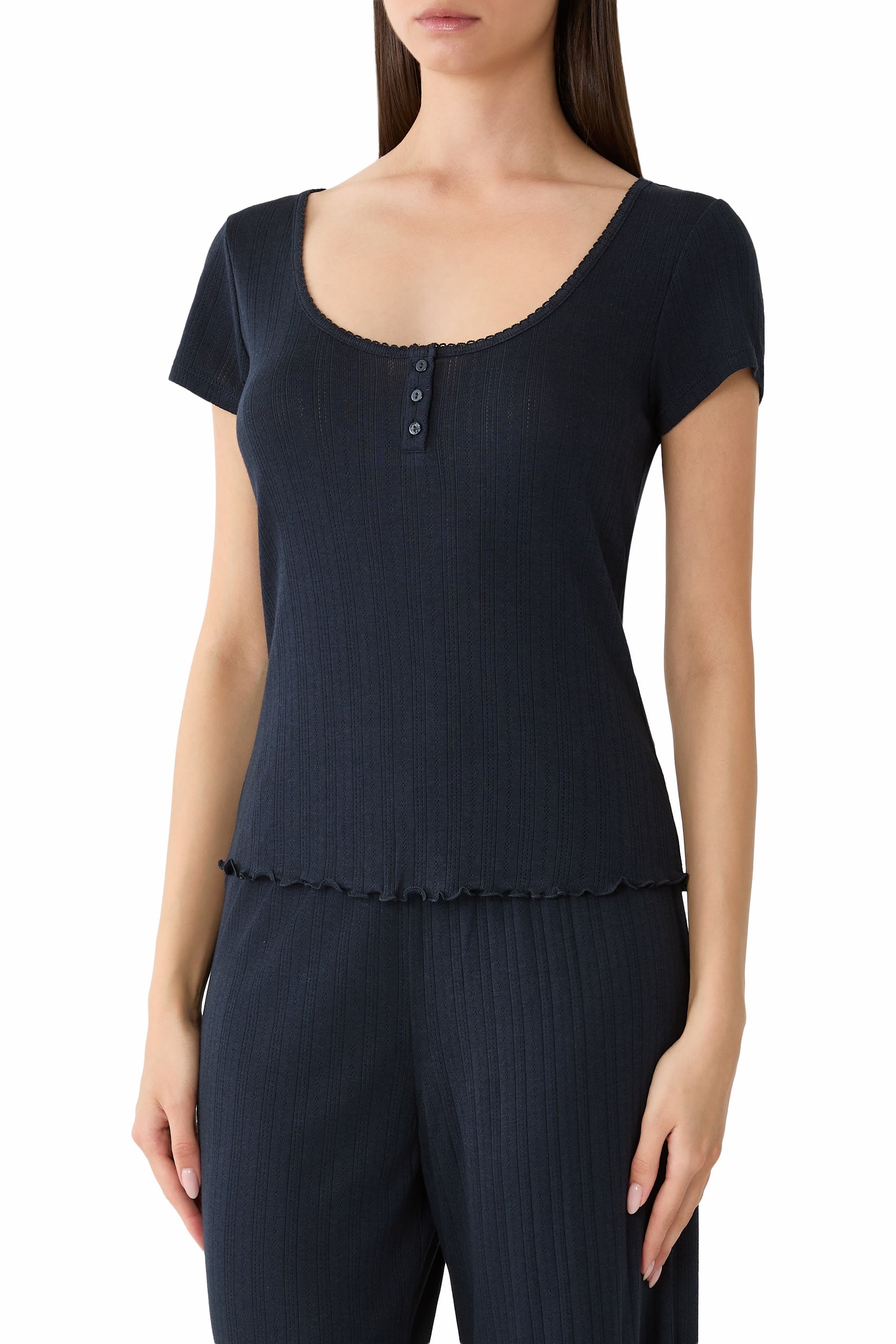 طقم بيجامة بوانتيل بياقة بحواف صدفية