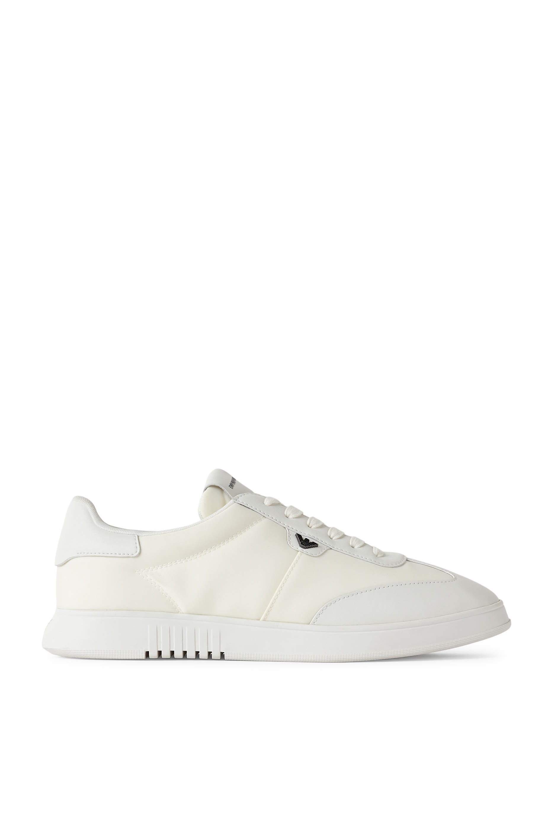 سنيكرز بشعار الماركة