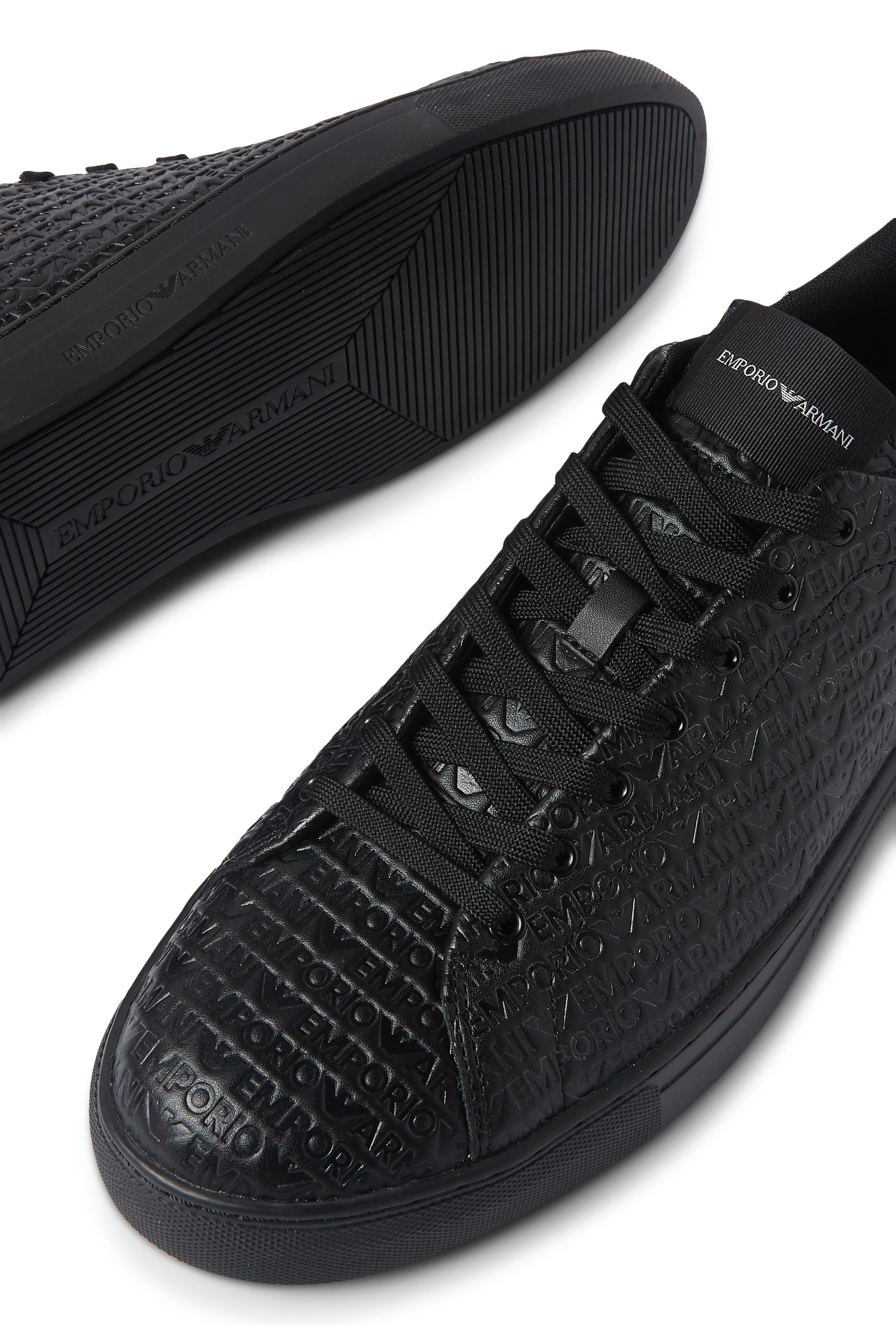 سنيكرز بشعار الماركة