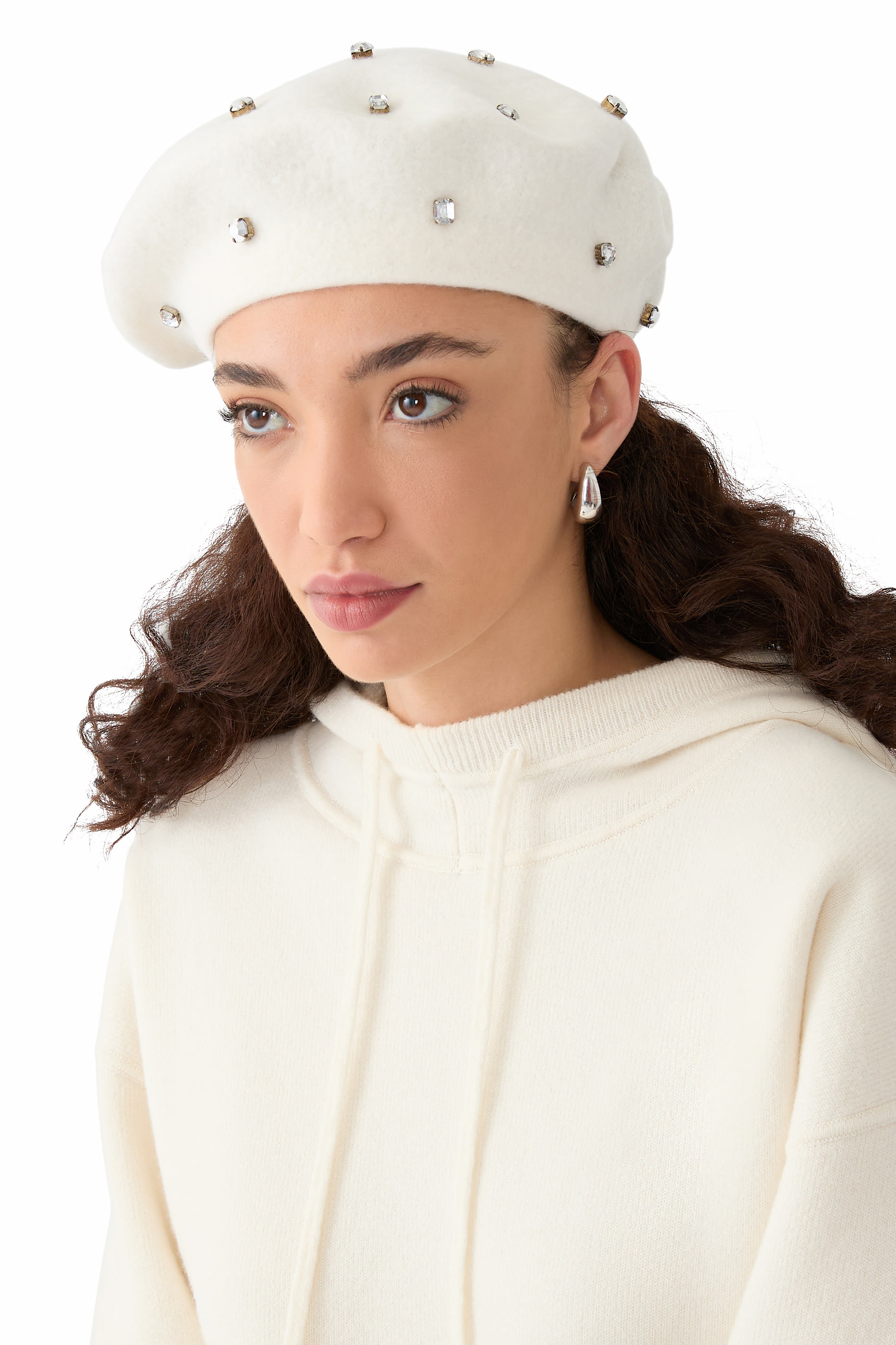 قبعة بيريه مزخرفة