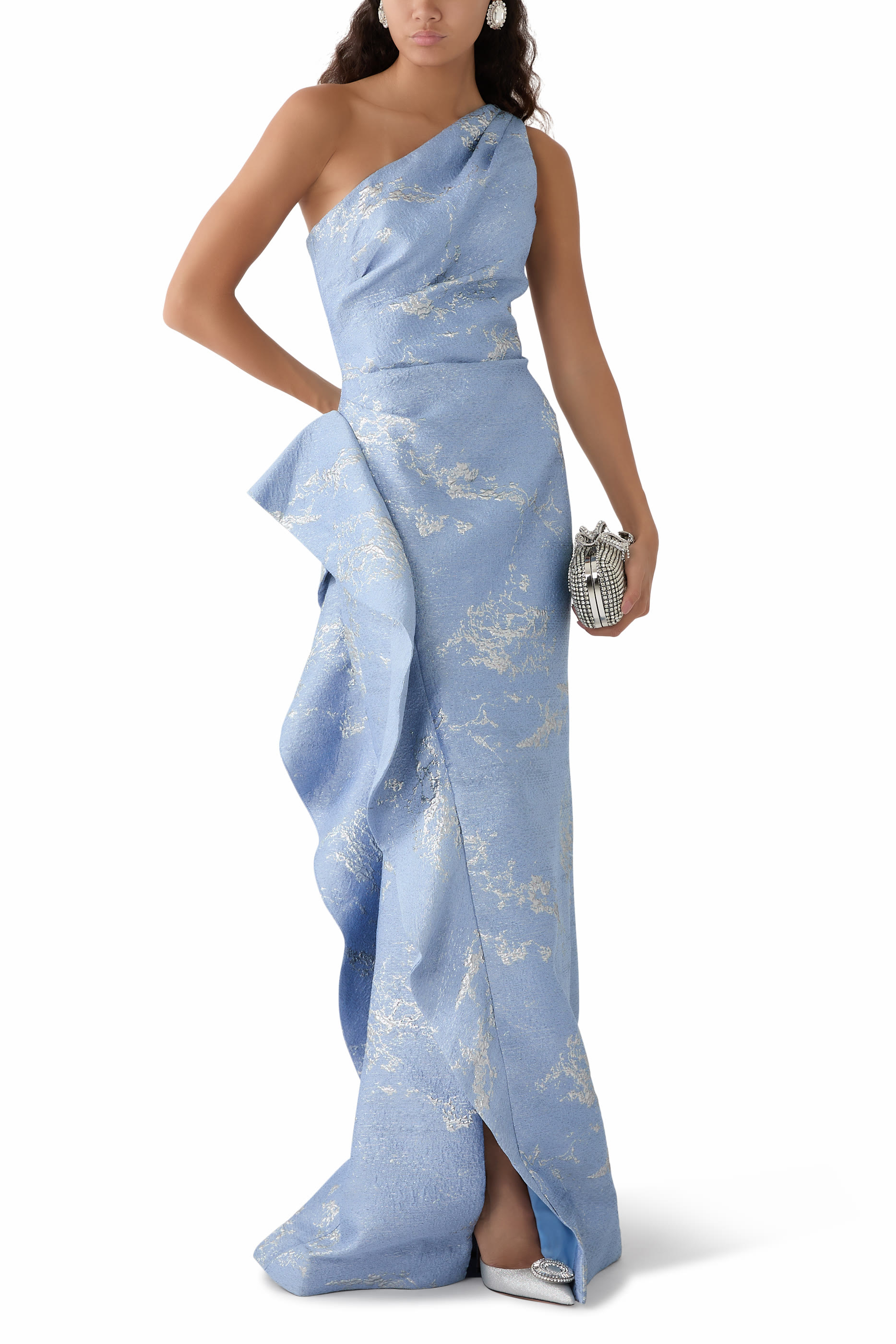 فستان سهرة بكتف مكشوف وجانب مزين بكشكش جاكار لامع