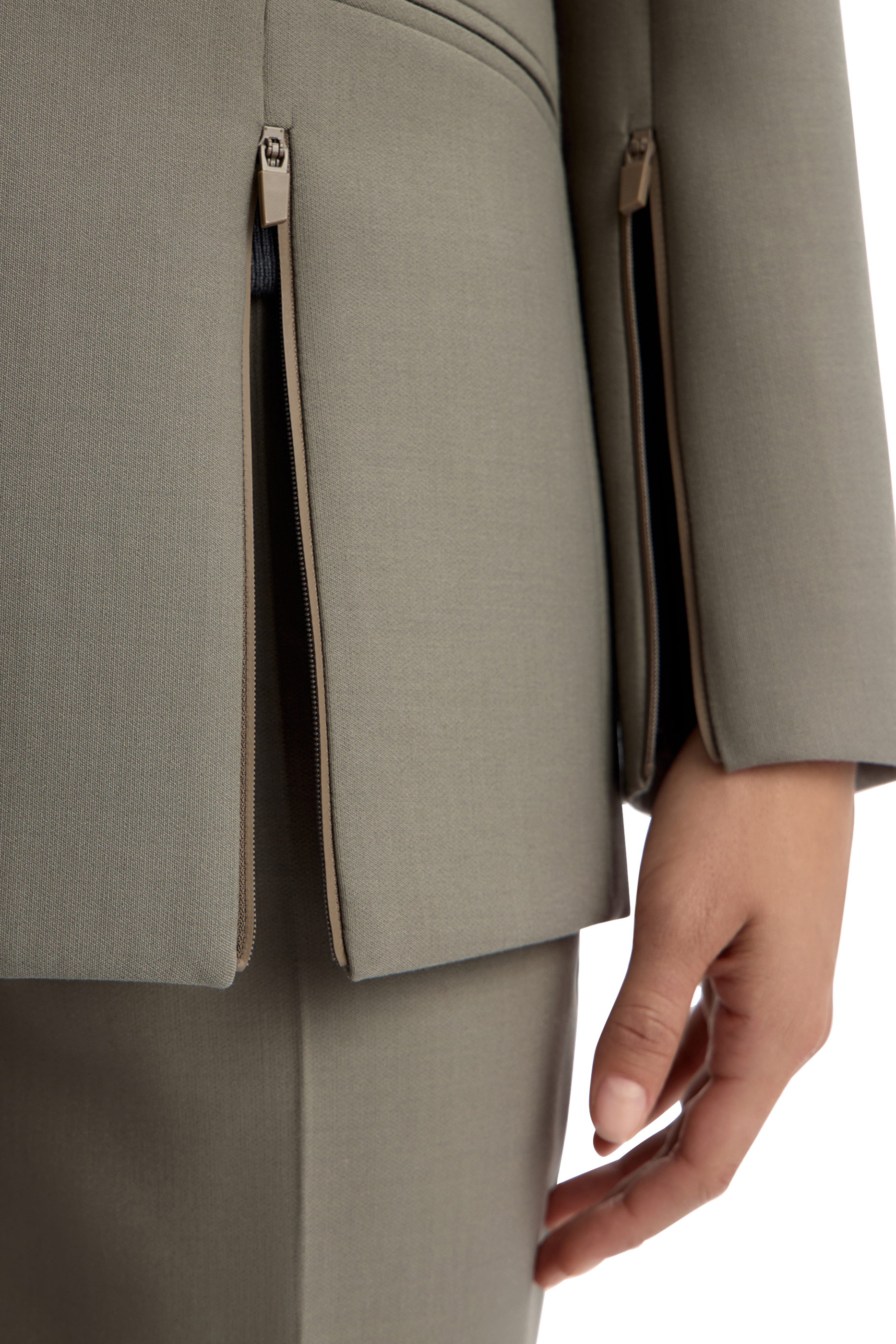 بليزر بسحابات