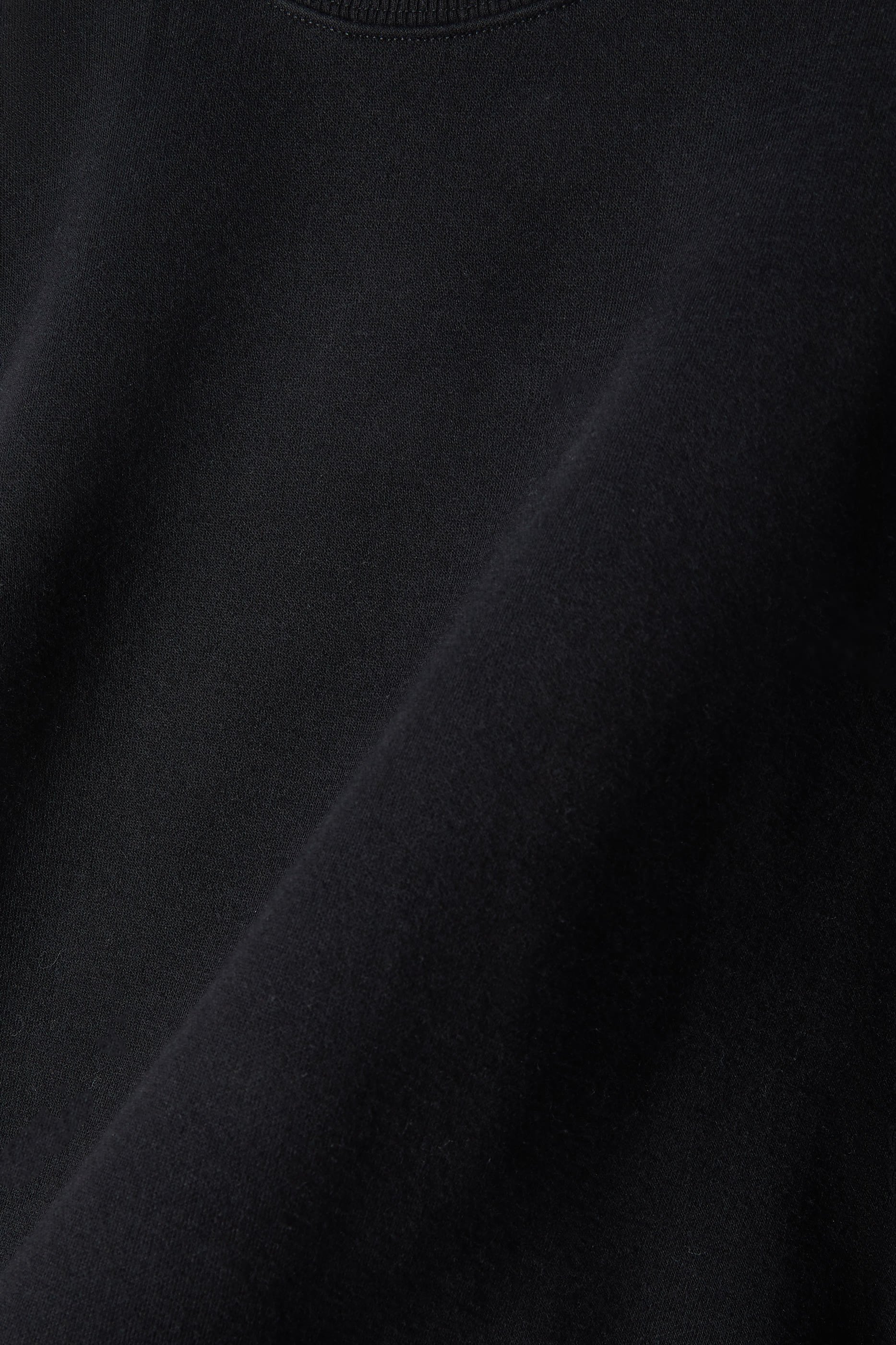 سويت شيرت كلاسيكي بياقة ضيقة صوف وقطن