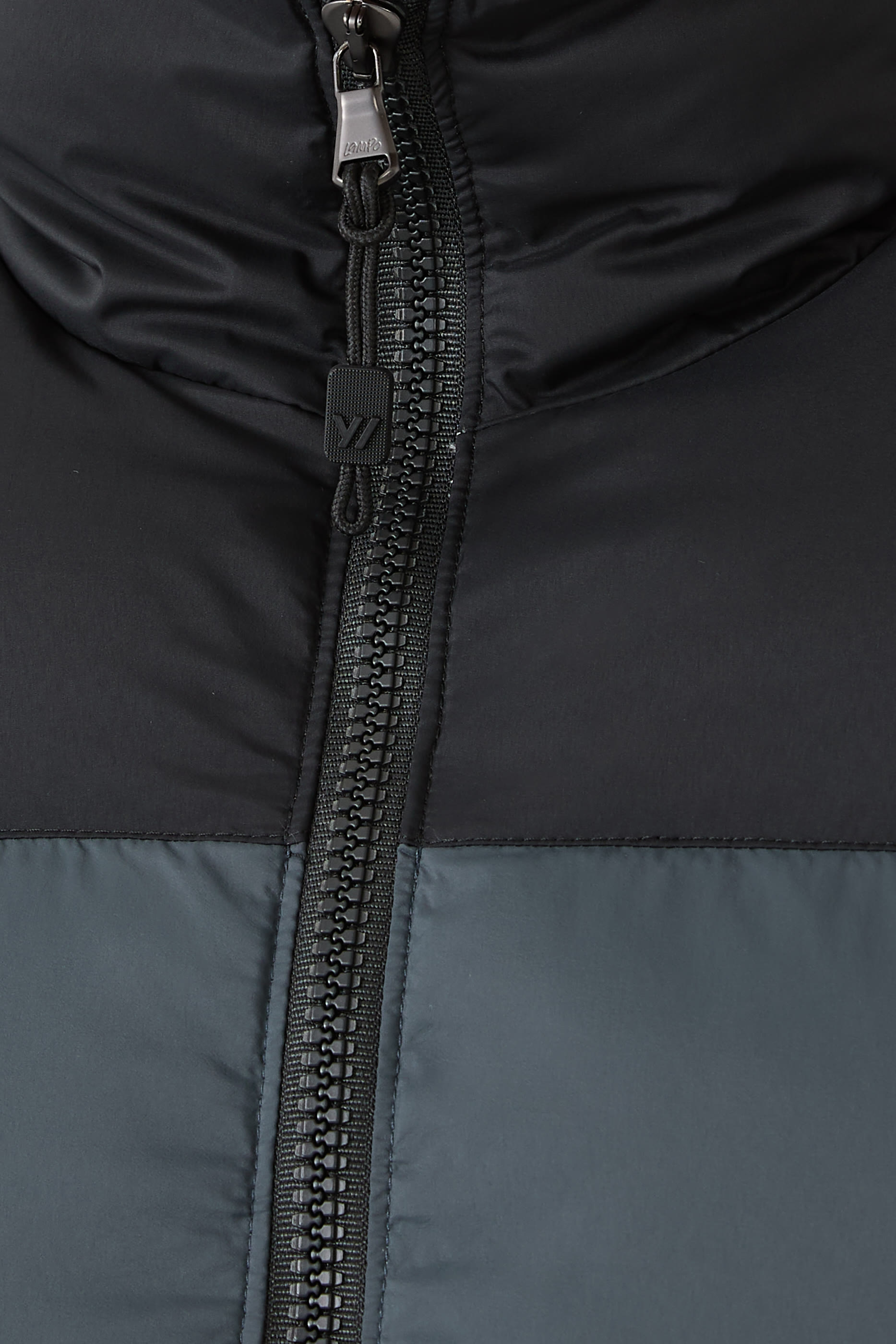 كنزة بسحاب أمامي ولونين وتصميم مبطن بالزغب