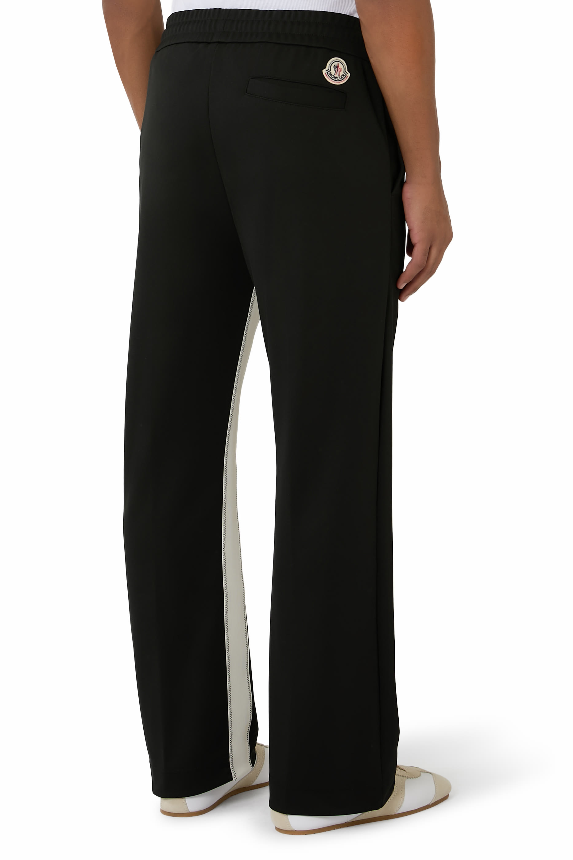 بنطال رياضي بأجزاء بلون مغاير