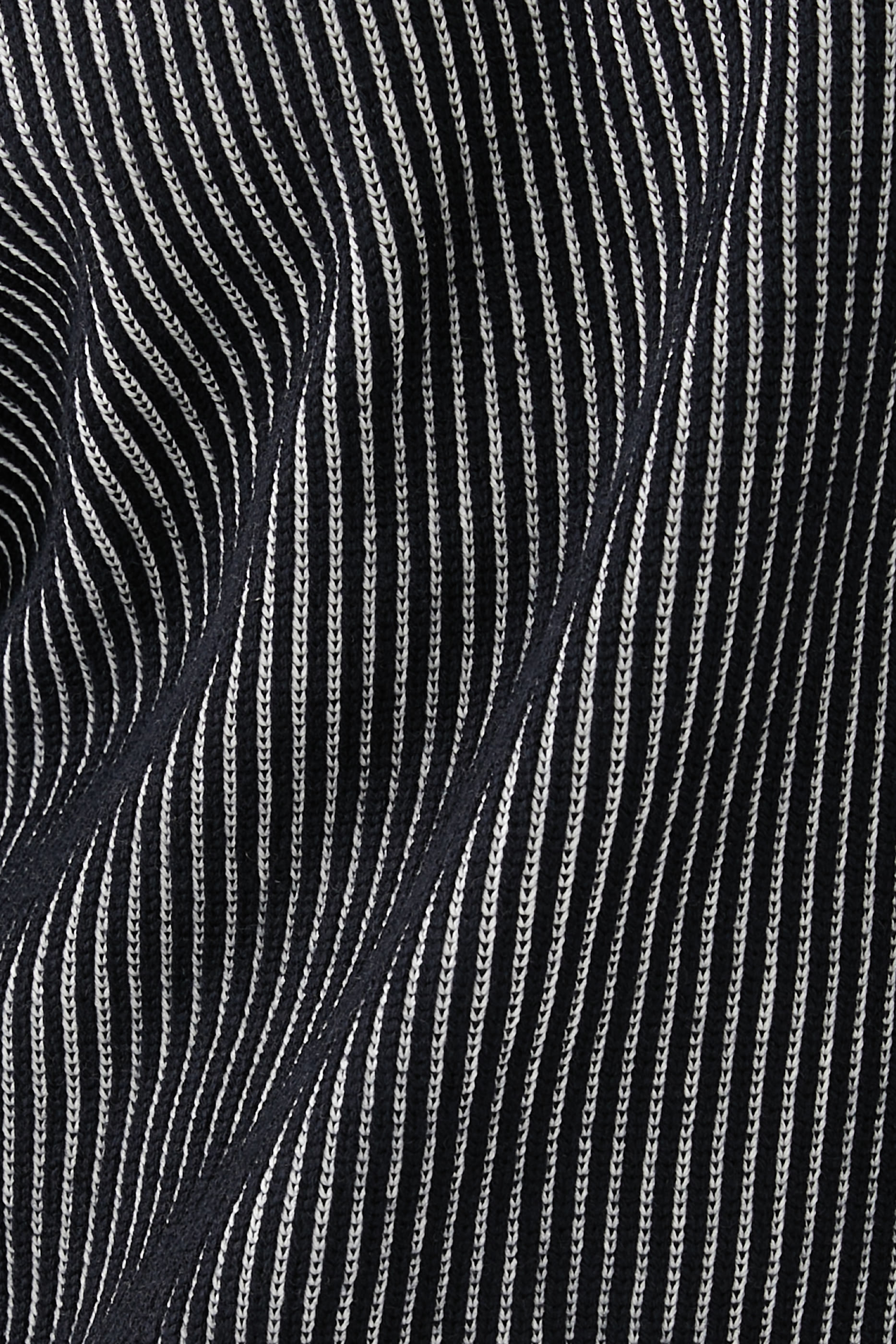 بلوزة مخططة