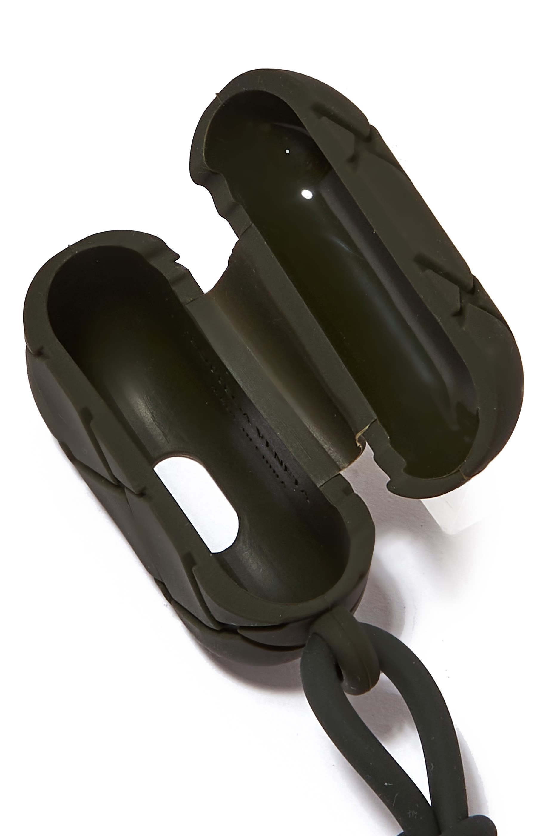 حافظة سماعات إيربودز بتصميم مجدول