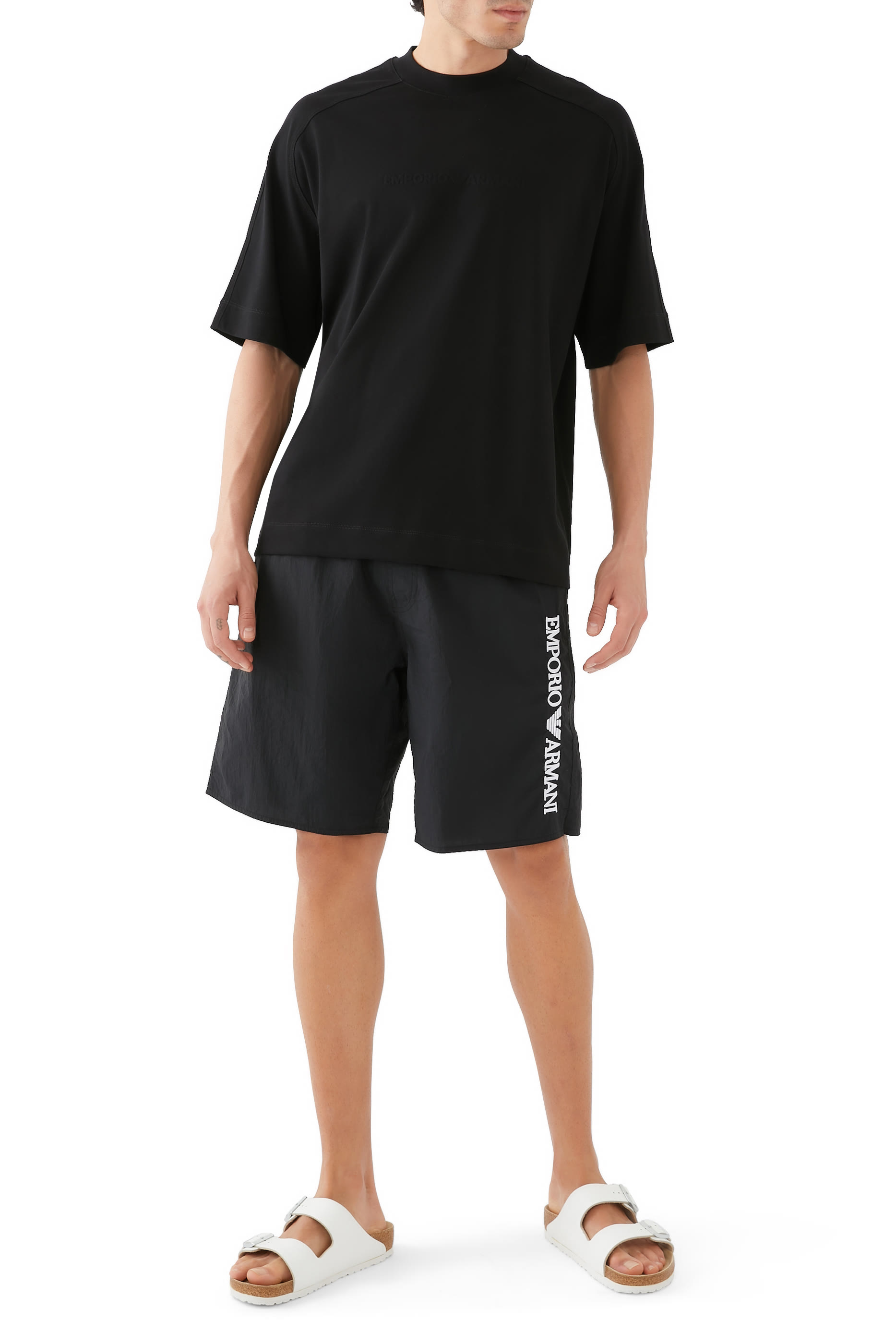 تيشيرت بشعار الماركة بتصميم منفوخ