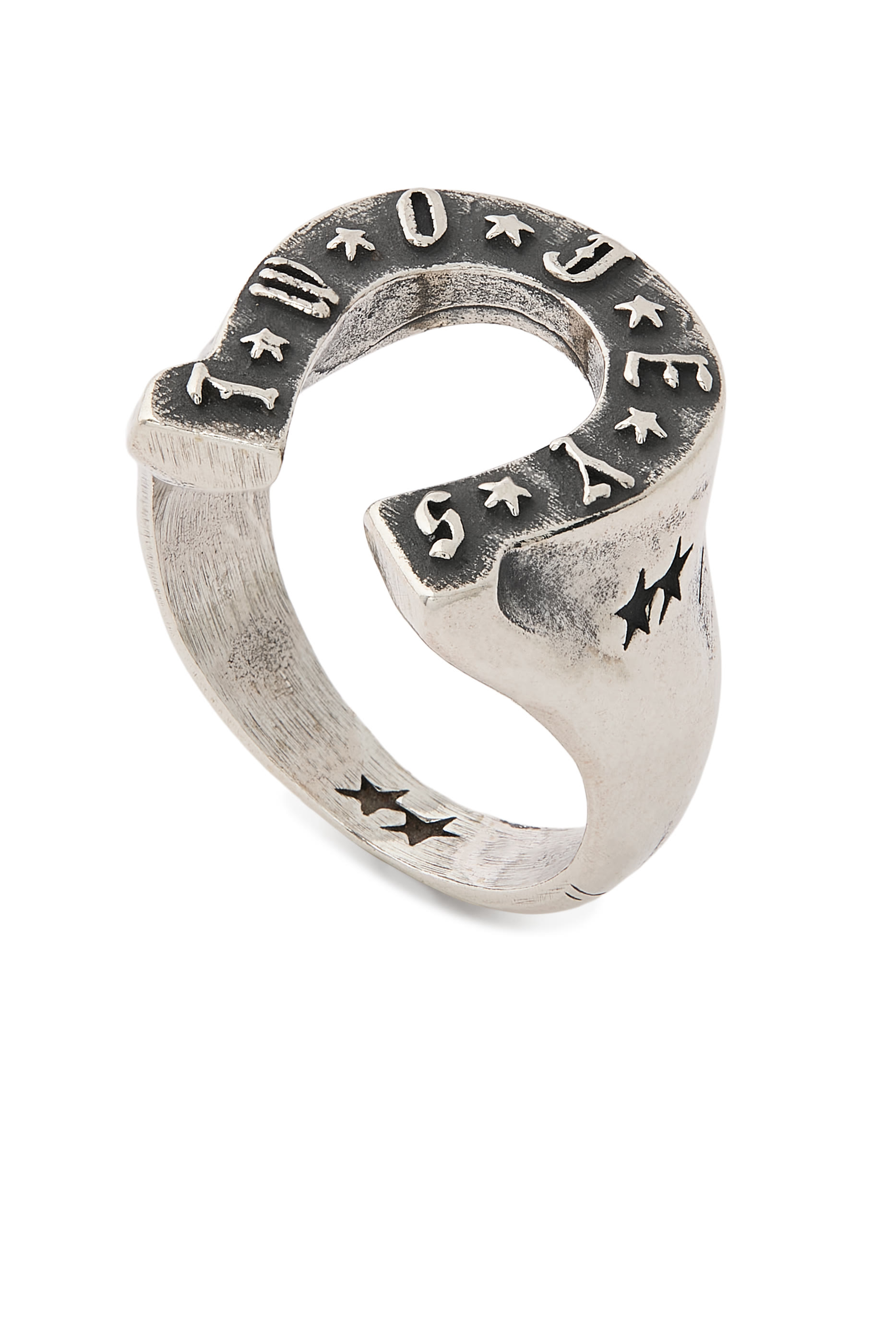 خاتم بتصميم حدوة حصان بشعار الماركة، فضة إسترلينية عيار 925