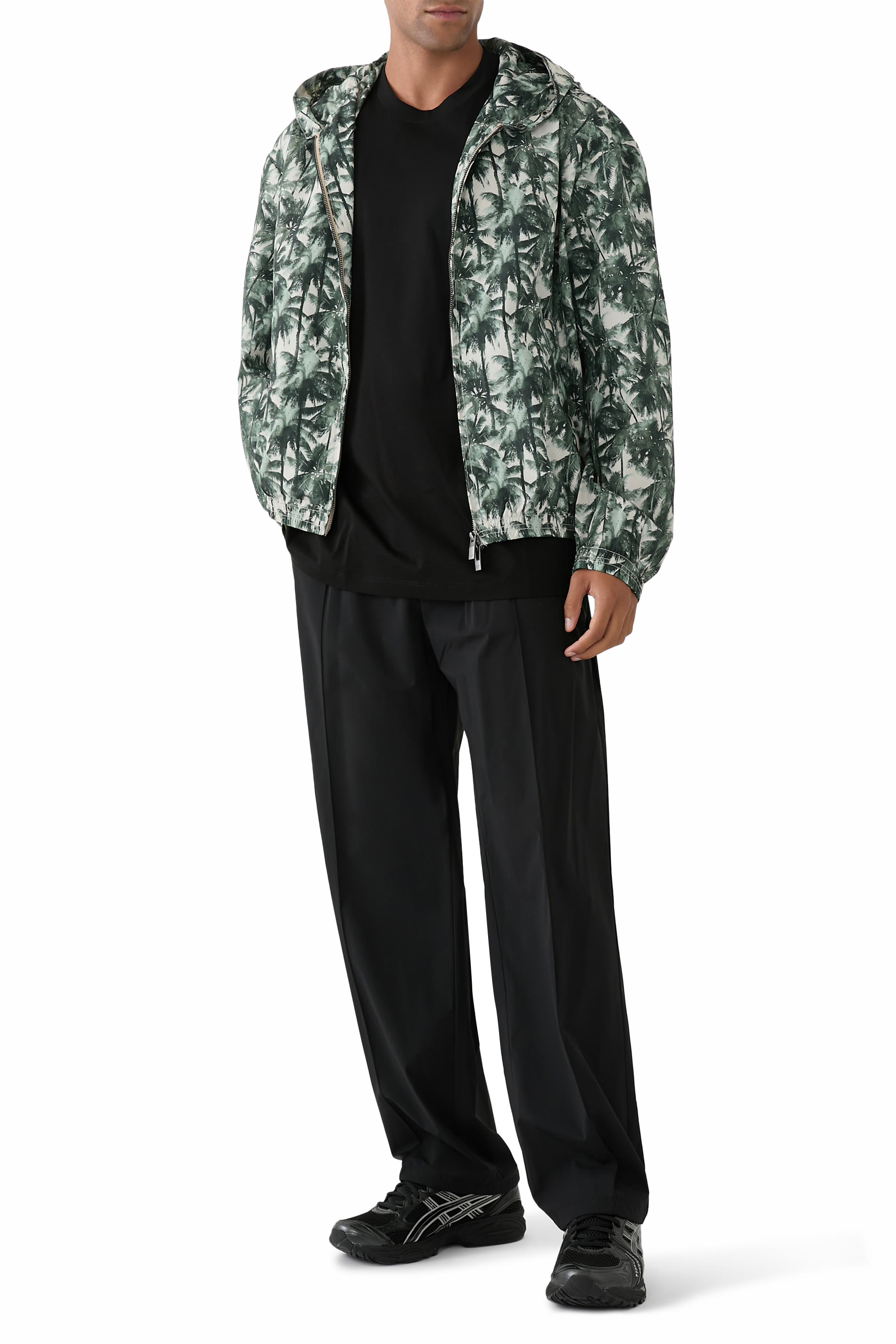 تيشيرت بقصة عادية بطبعة