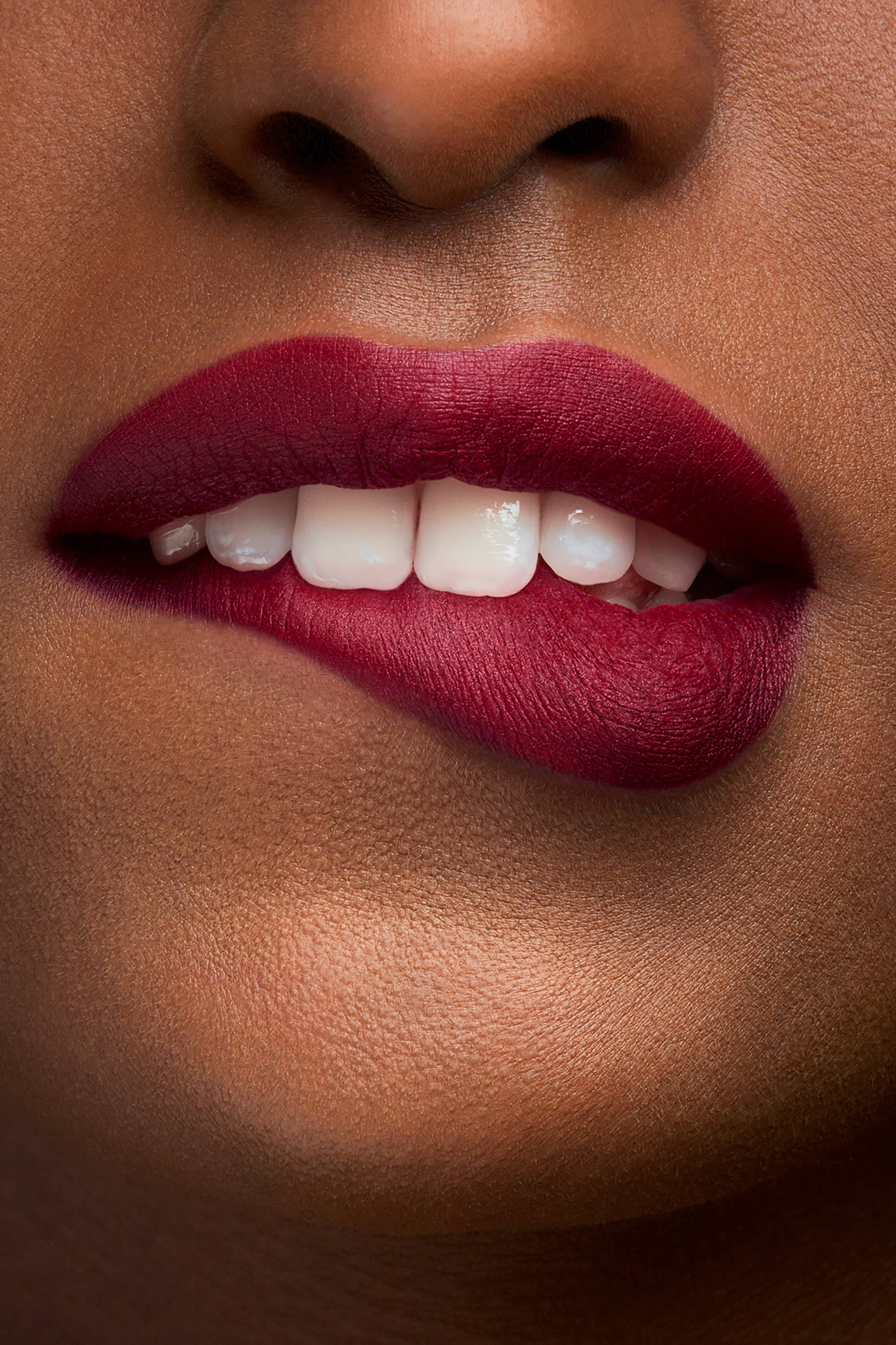 أحمر شفاه لا روج برفيوم الترا سائل غير لامع