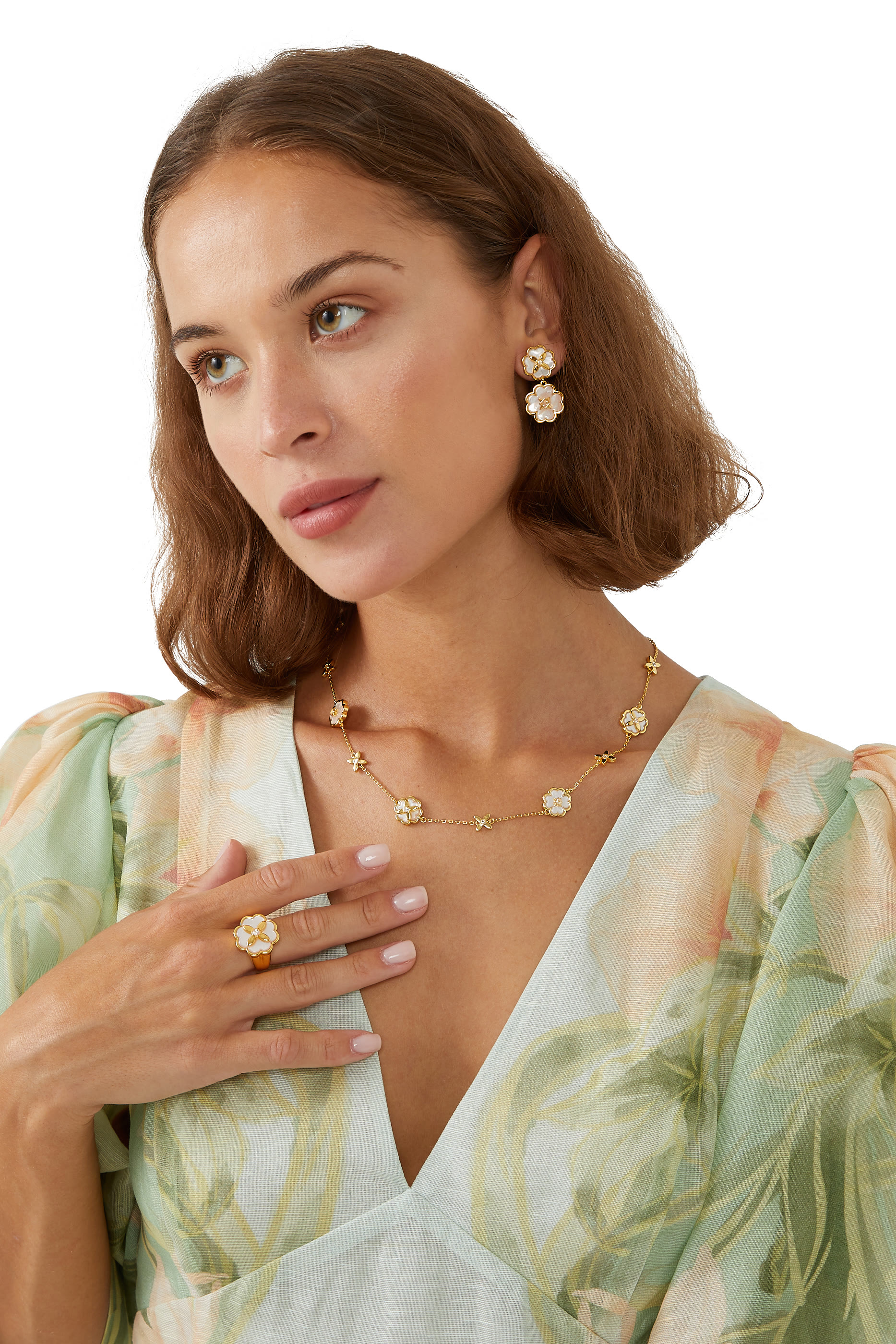 قلادة هيريتدج بلوم بحلي مرصعة بعرق اللؤلؤ معدن مطلي