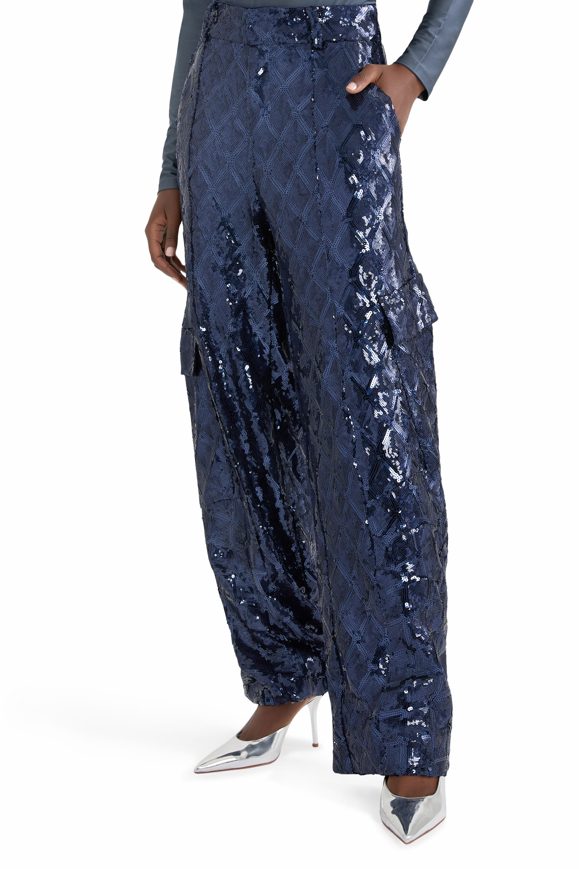 بنطال كارغو مزين بترتر