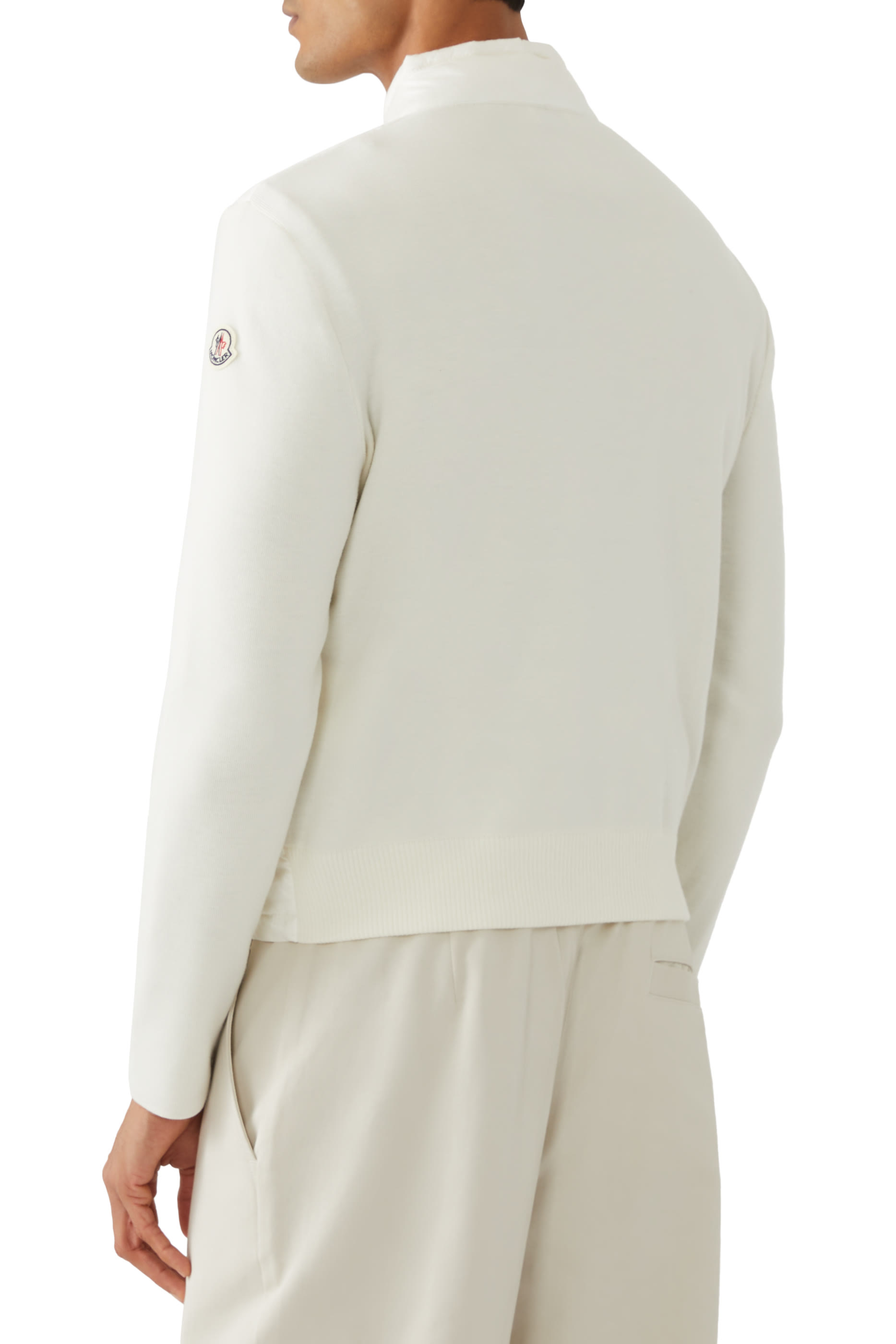 جاكيت بشعار الماركة