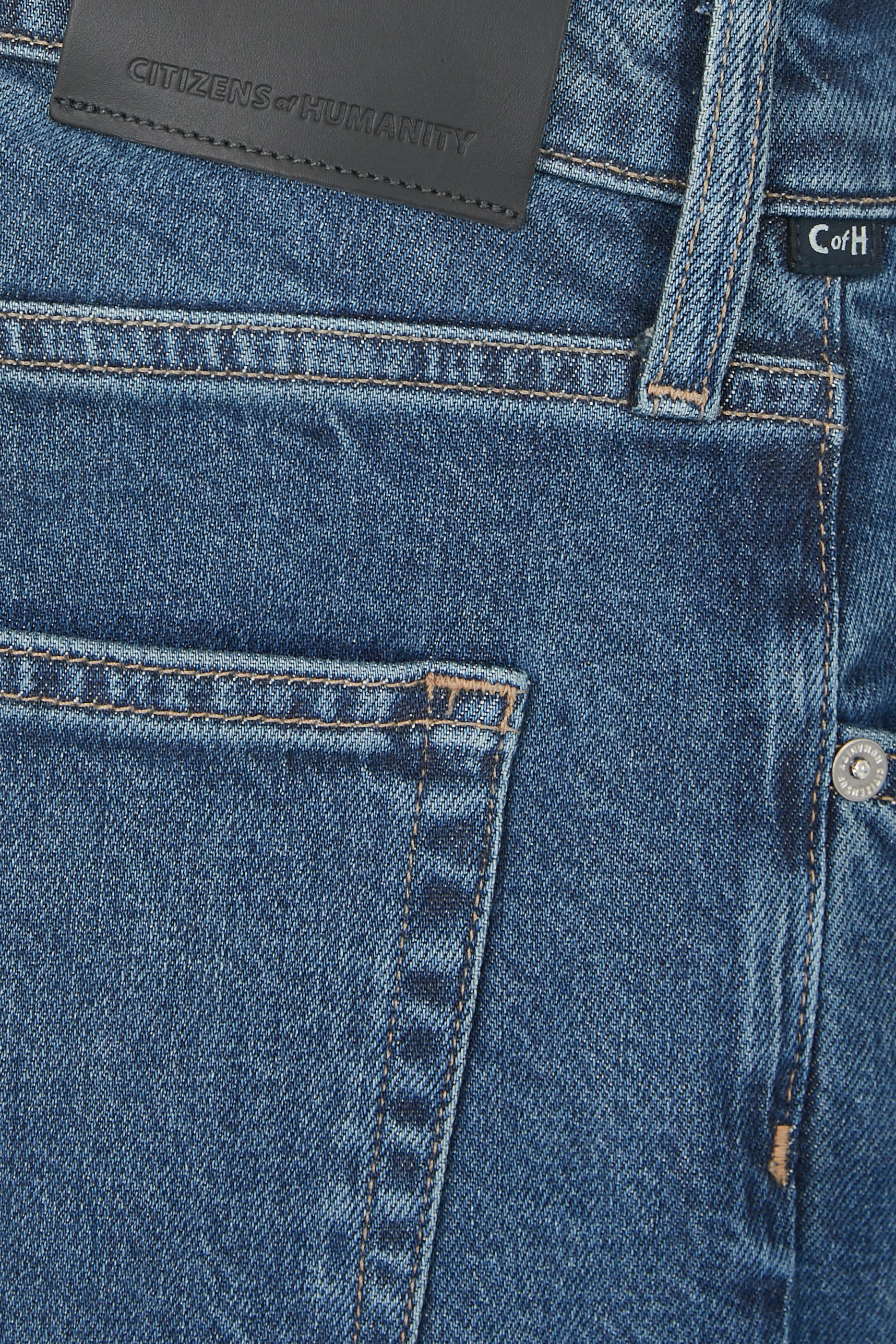 بنطال جينز لندن برفورم بحافة ضيقة وقصة سليم