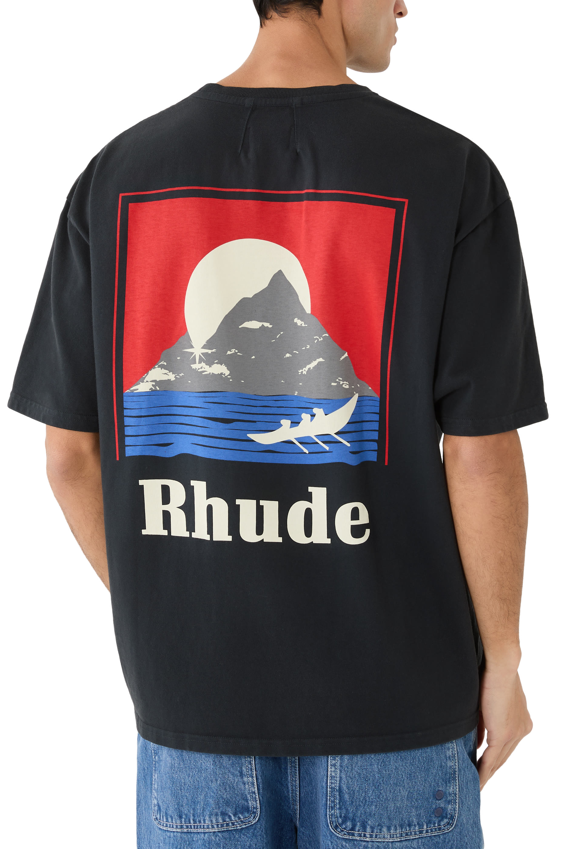 تيشيرت بنقشة قوارب تحت ضوء القمر