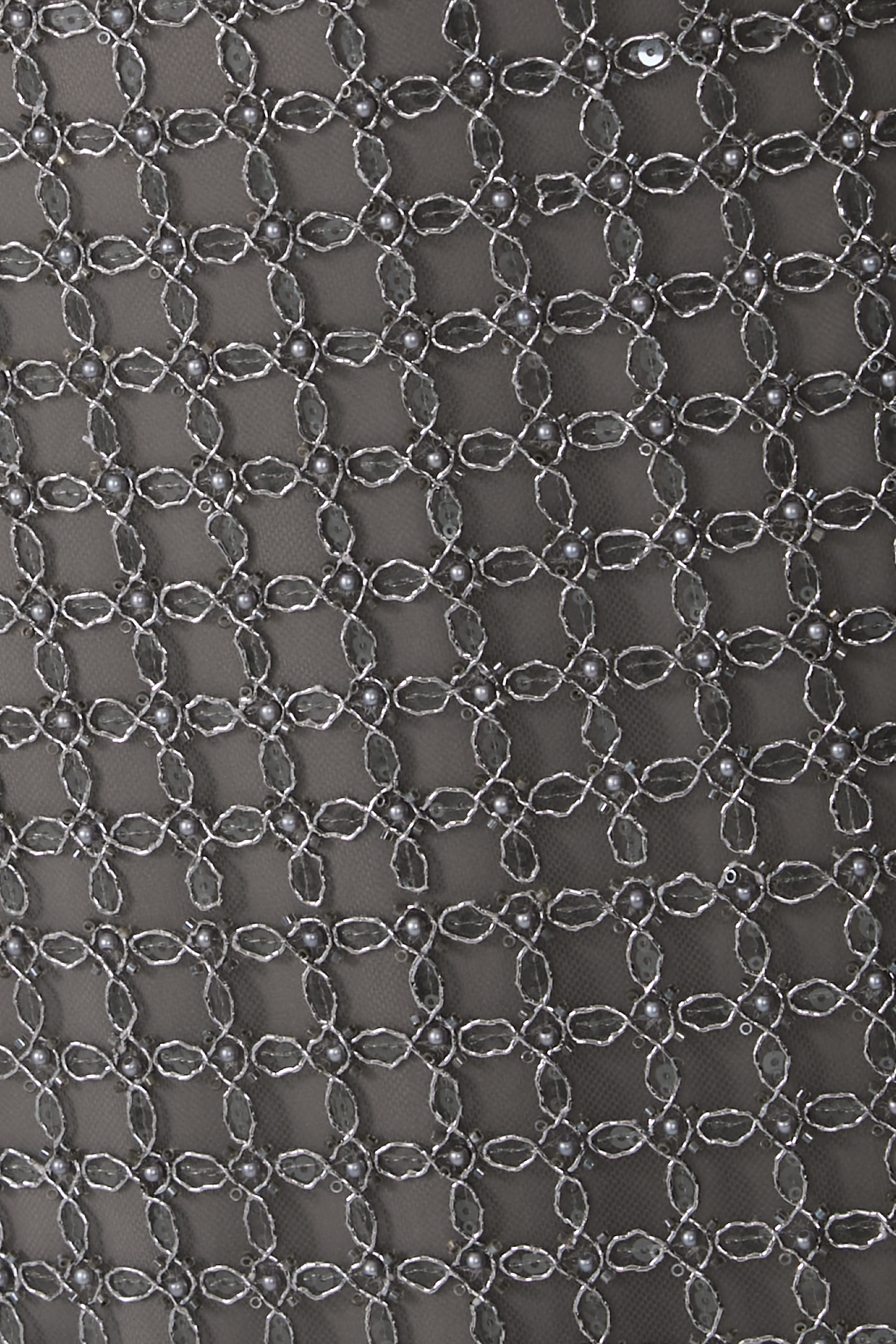 فستان بقصة ضيقة طويلة مزين بخرز