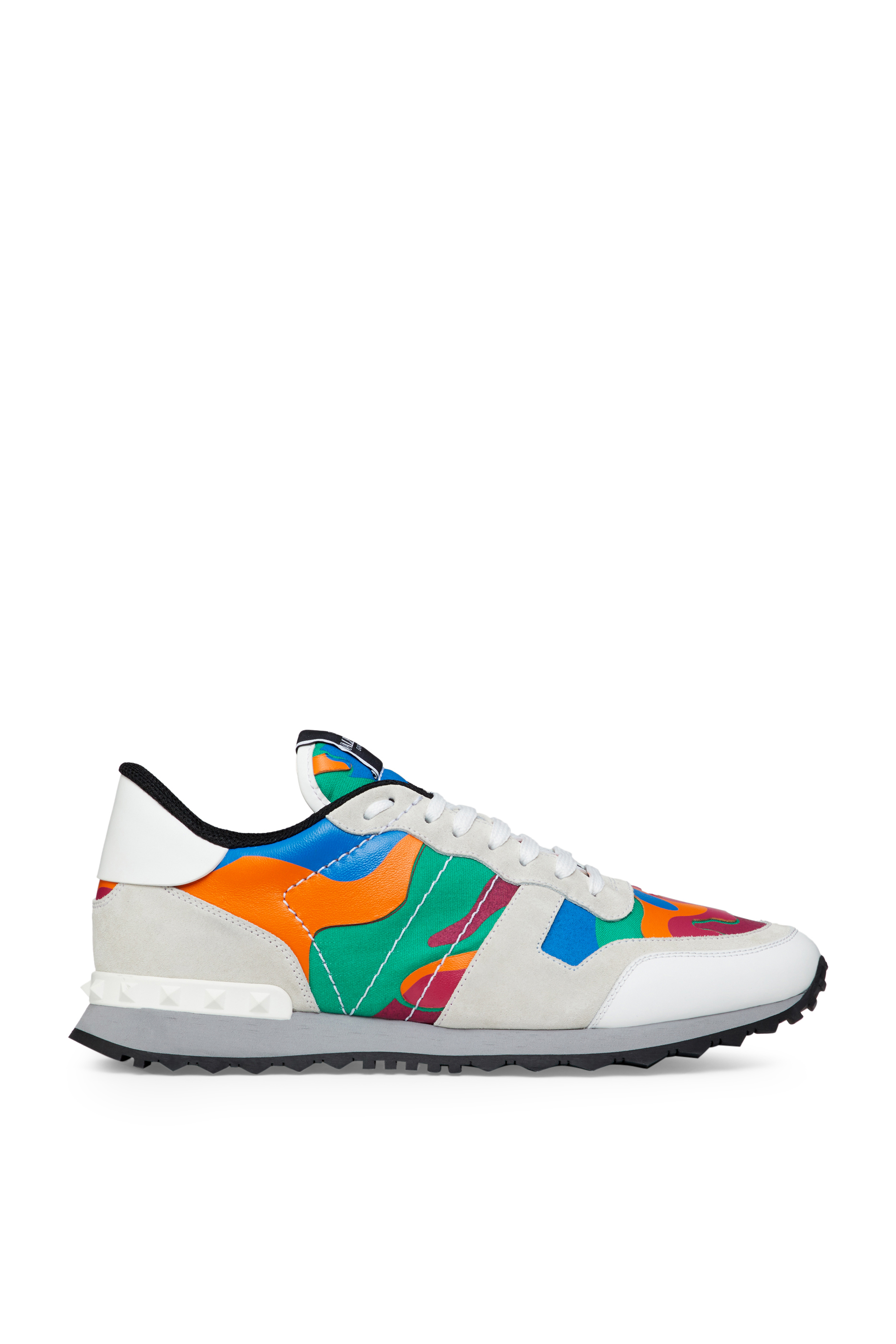 سنيكرز فالنتينو غارافاني روك رانر بنقشة مموهة