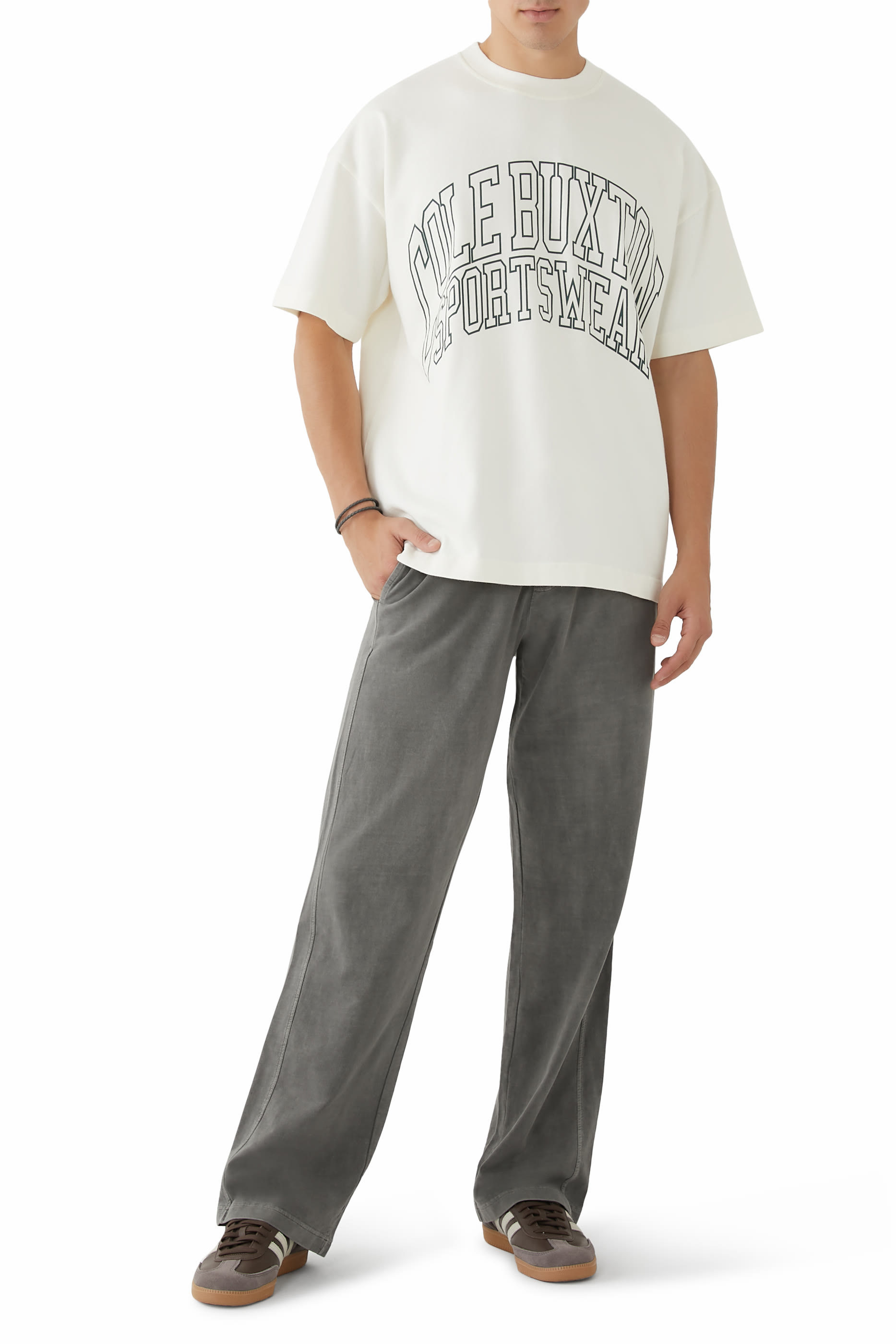 تيشيرت بطبعة عبارة سبورتس وير