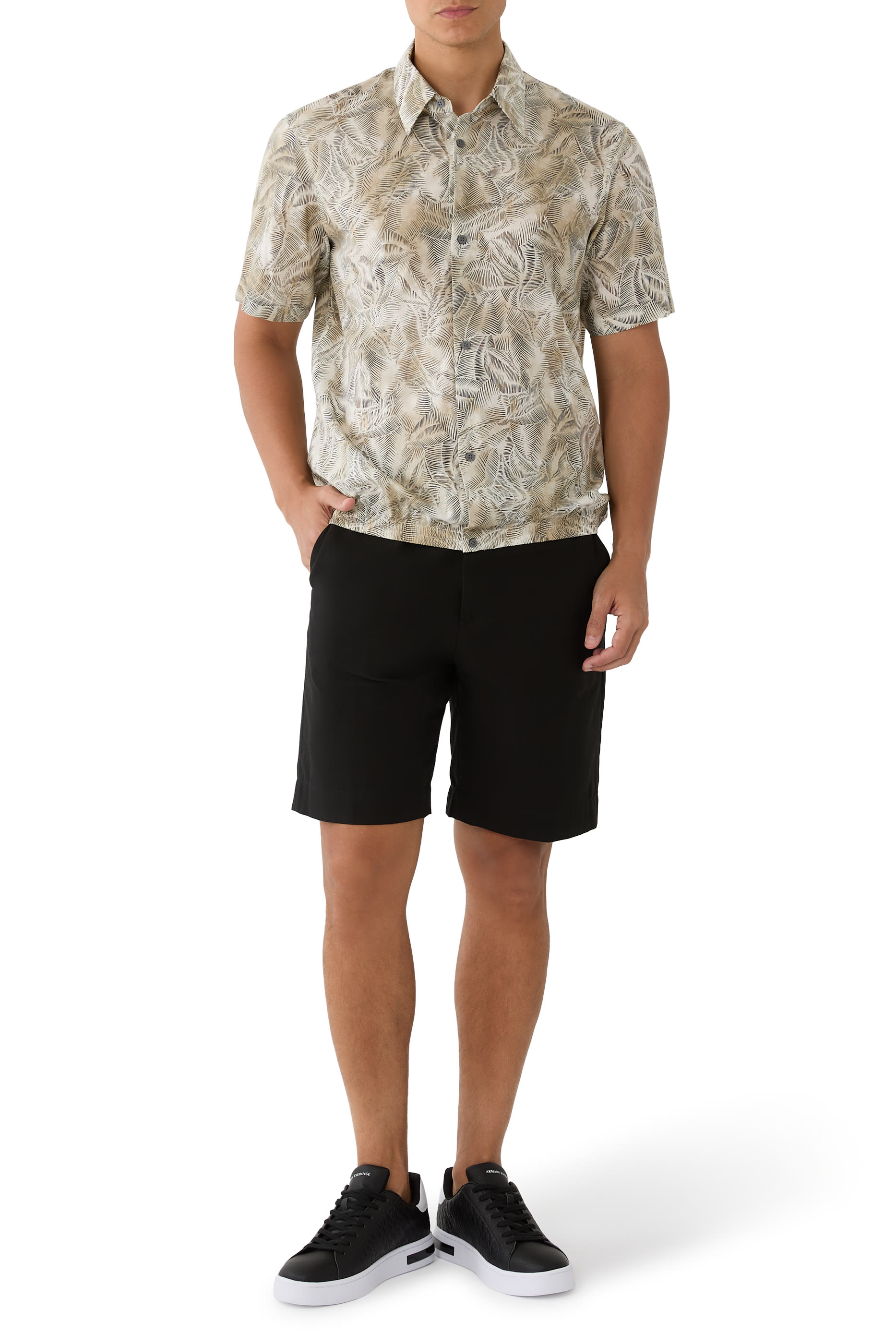 قميص بصف أزرار مخفي