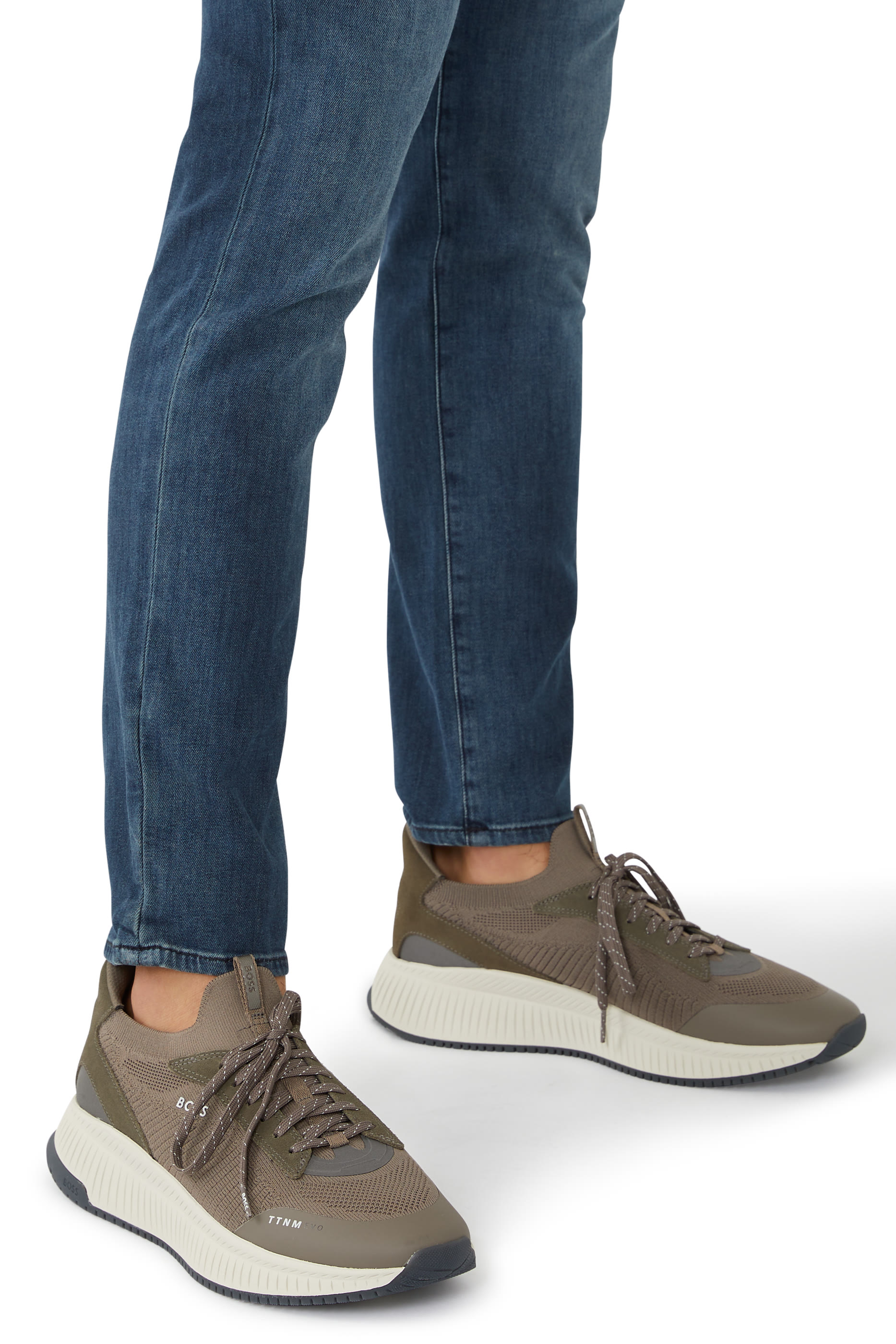 سنيكرز تي تي ان ام إفو سلون شمواه