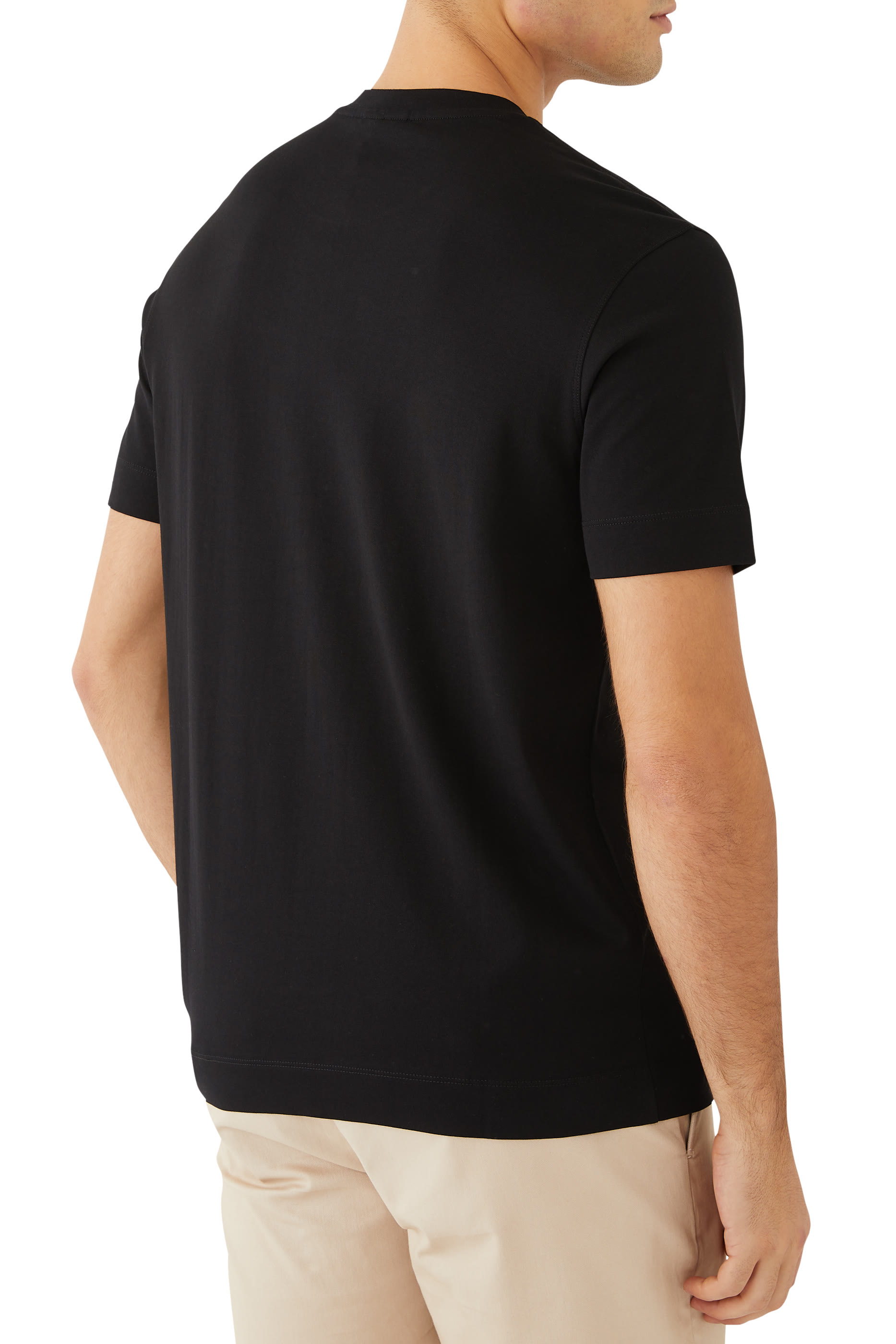 تيشيرت بطبعات شعار الماركة