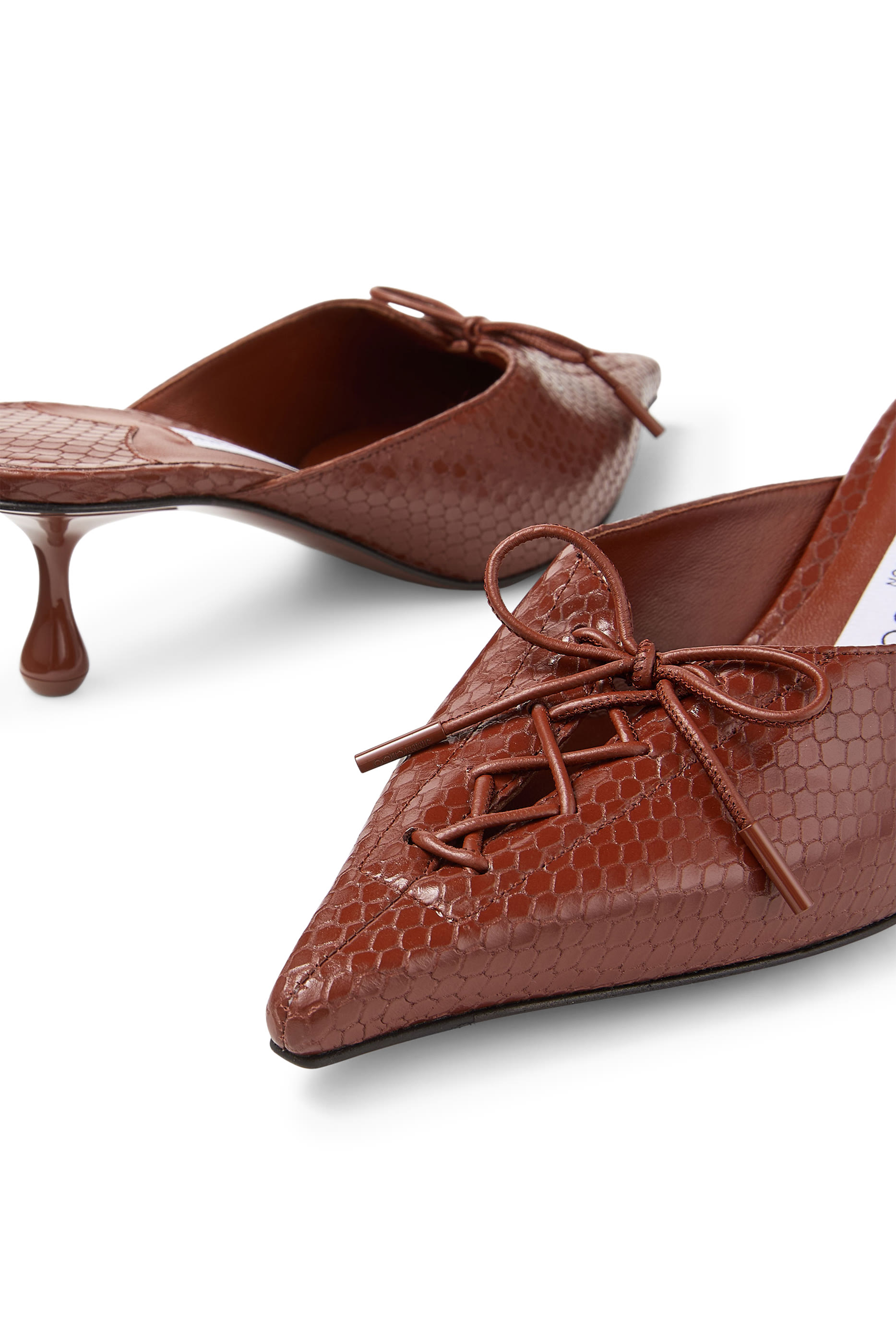 حذاء سكارليت 50 مفتوح من الخلف