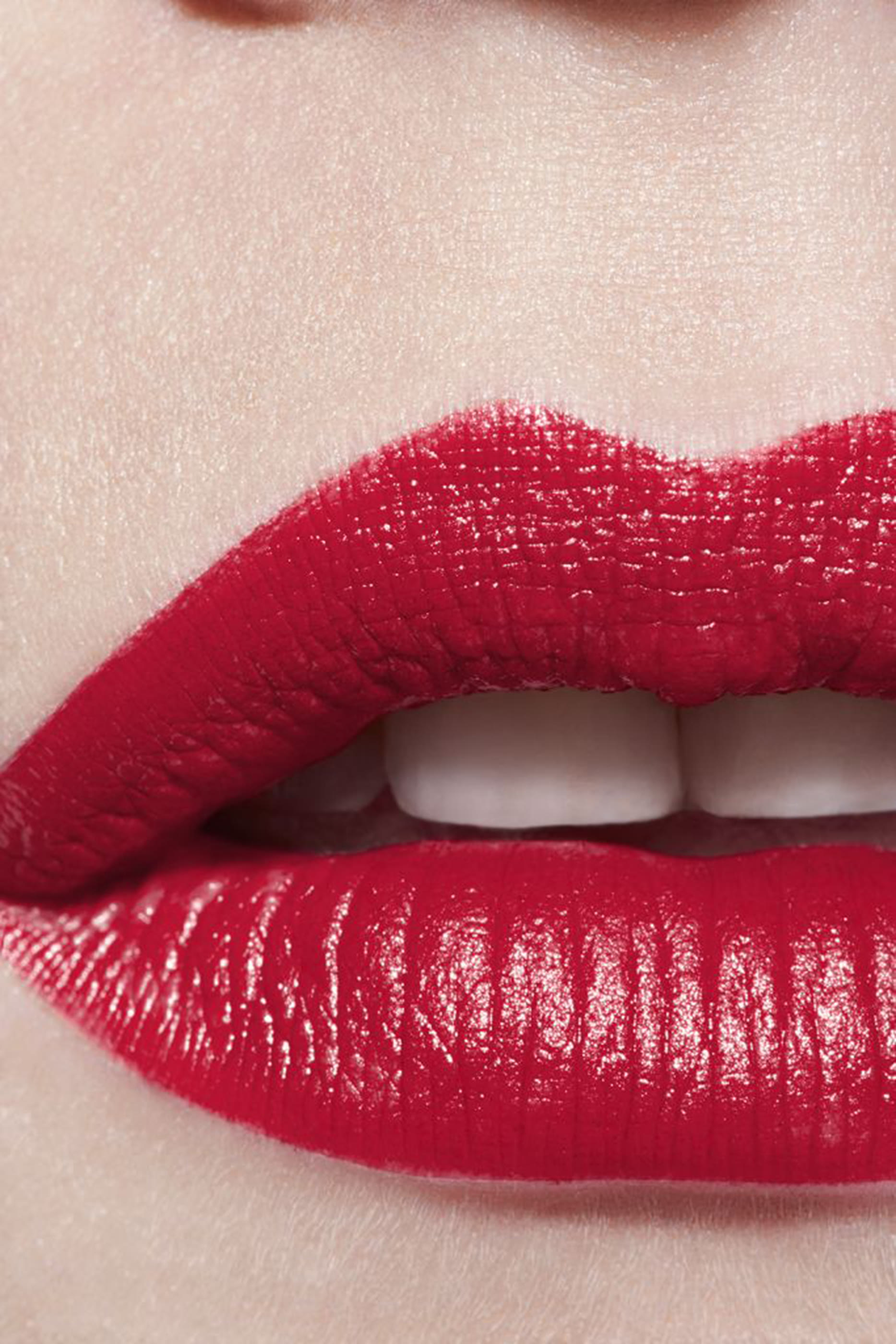 CHANEL ROUGE ALLURE L'EXTRAIT أحمر شفاه عالي الكثافة تركيز من النضارة والعناية قابل لإعادة تعبئة