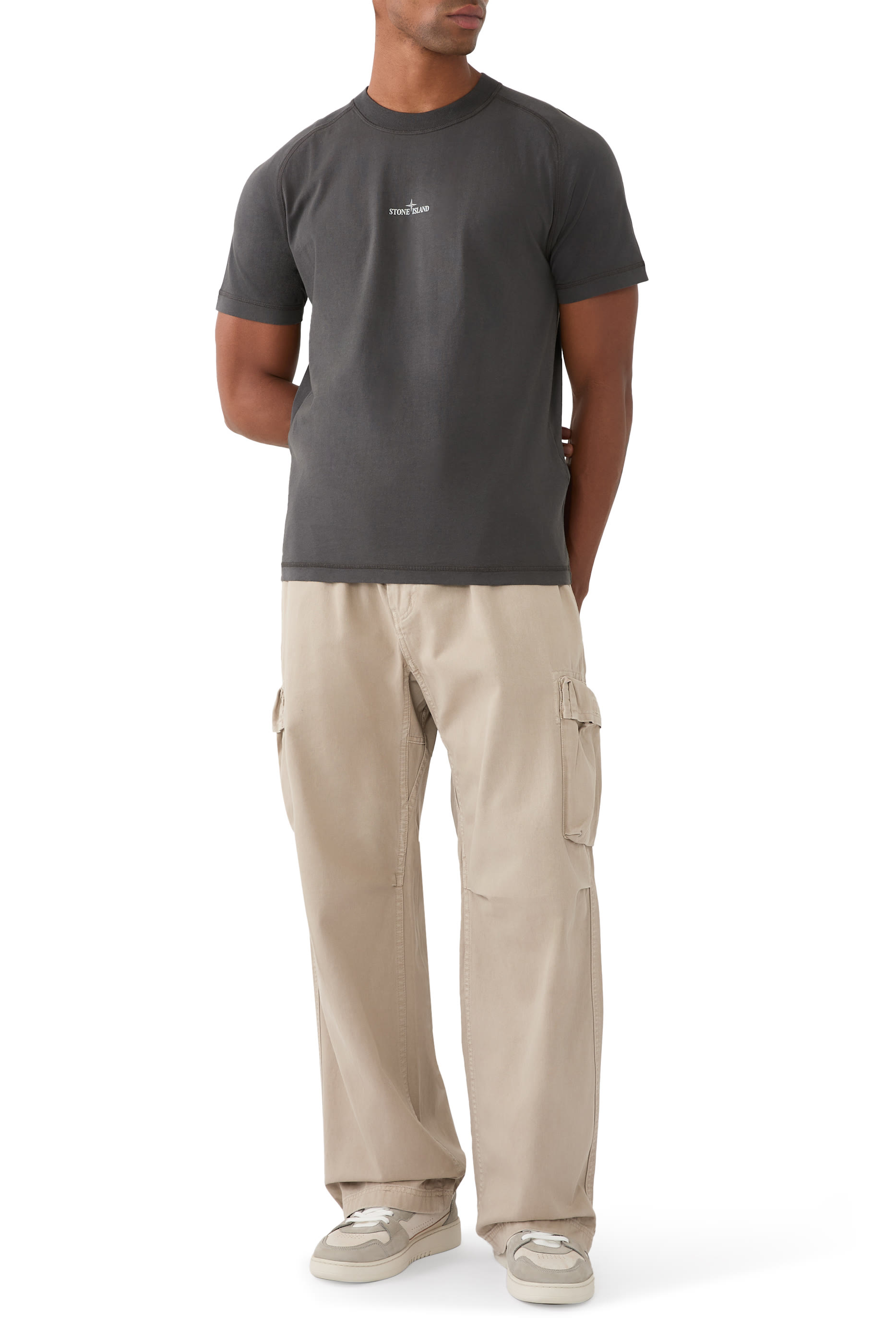 تيشيرت بشعار الماركة