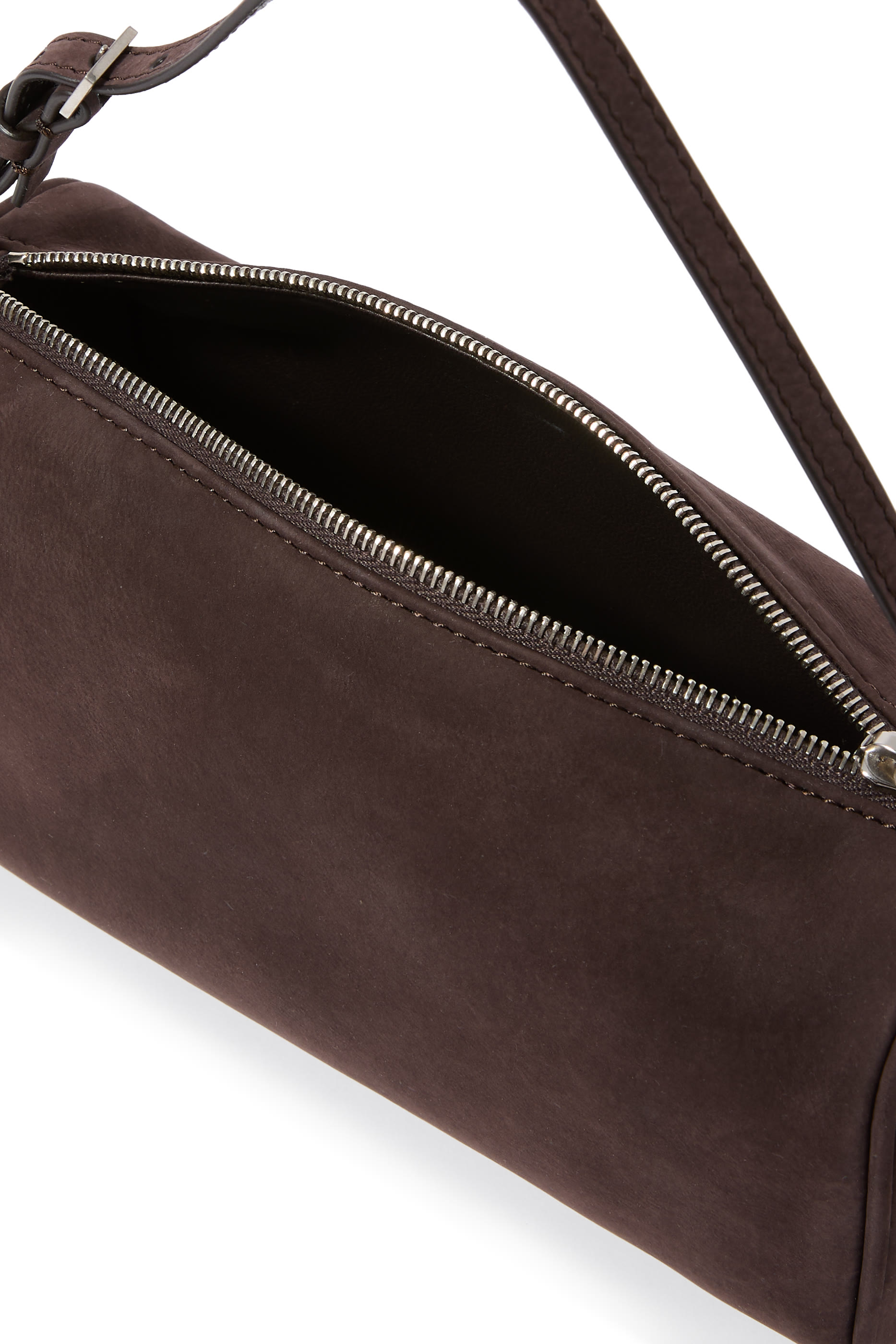 حقيبة بتصميم مستوحى من التسعينات