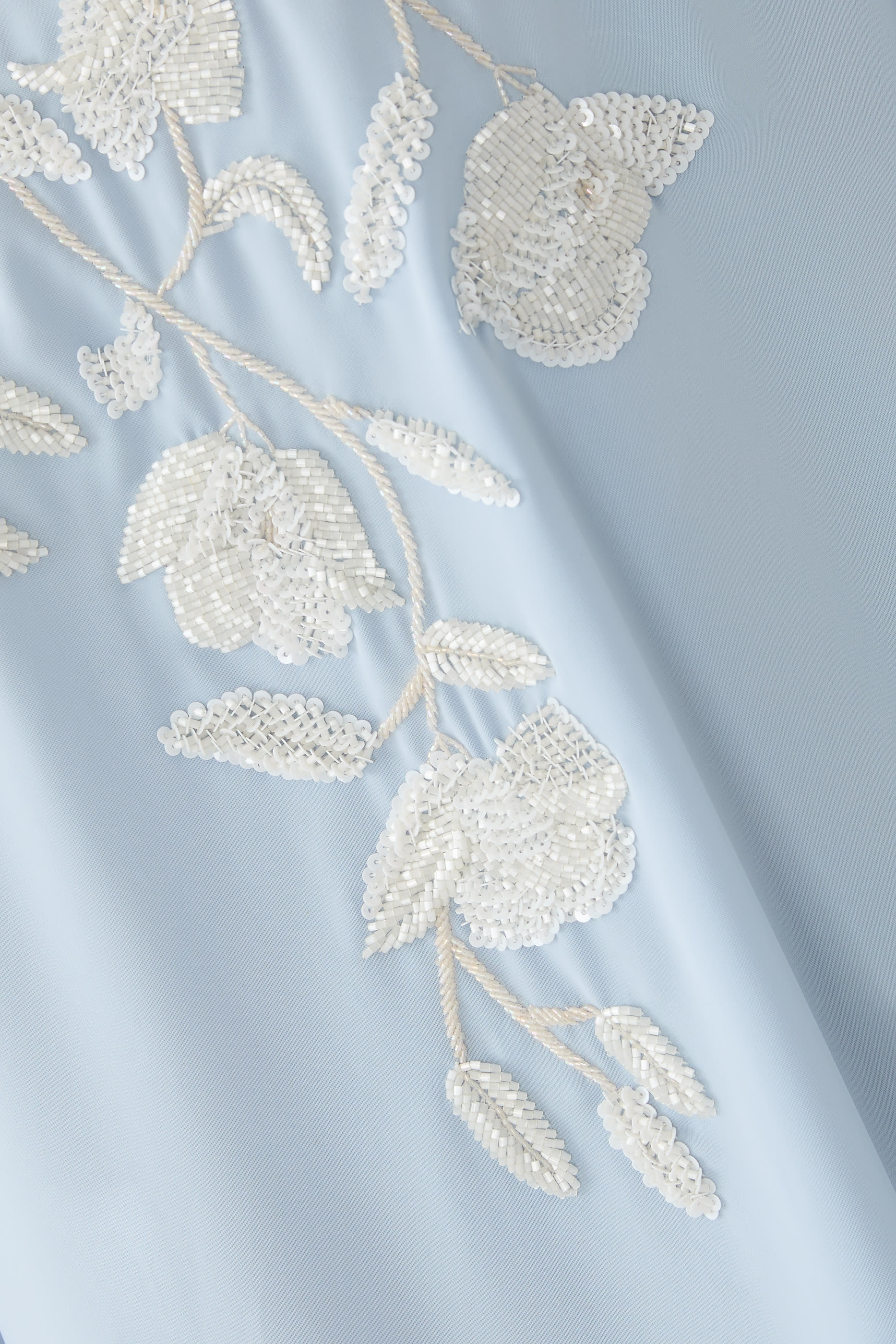 فستان بكاب ونقشة زهور