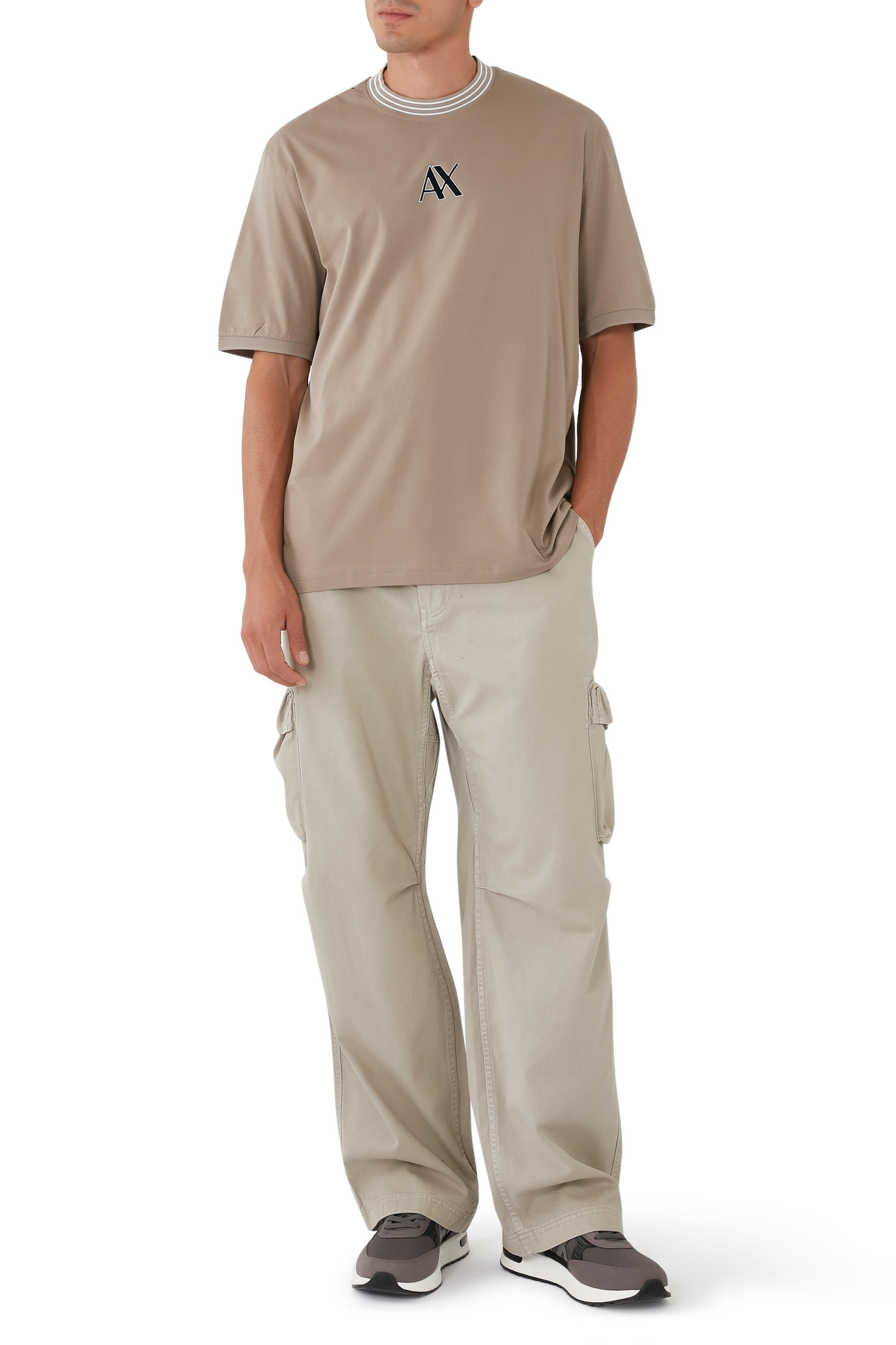 تيشيرت ذا جمنازيوم بياقة ضيقة