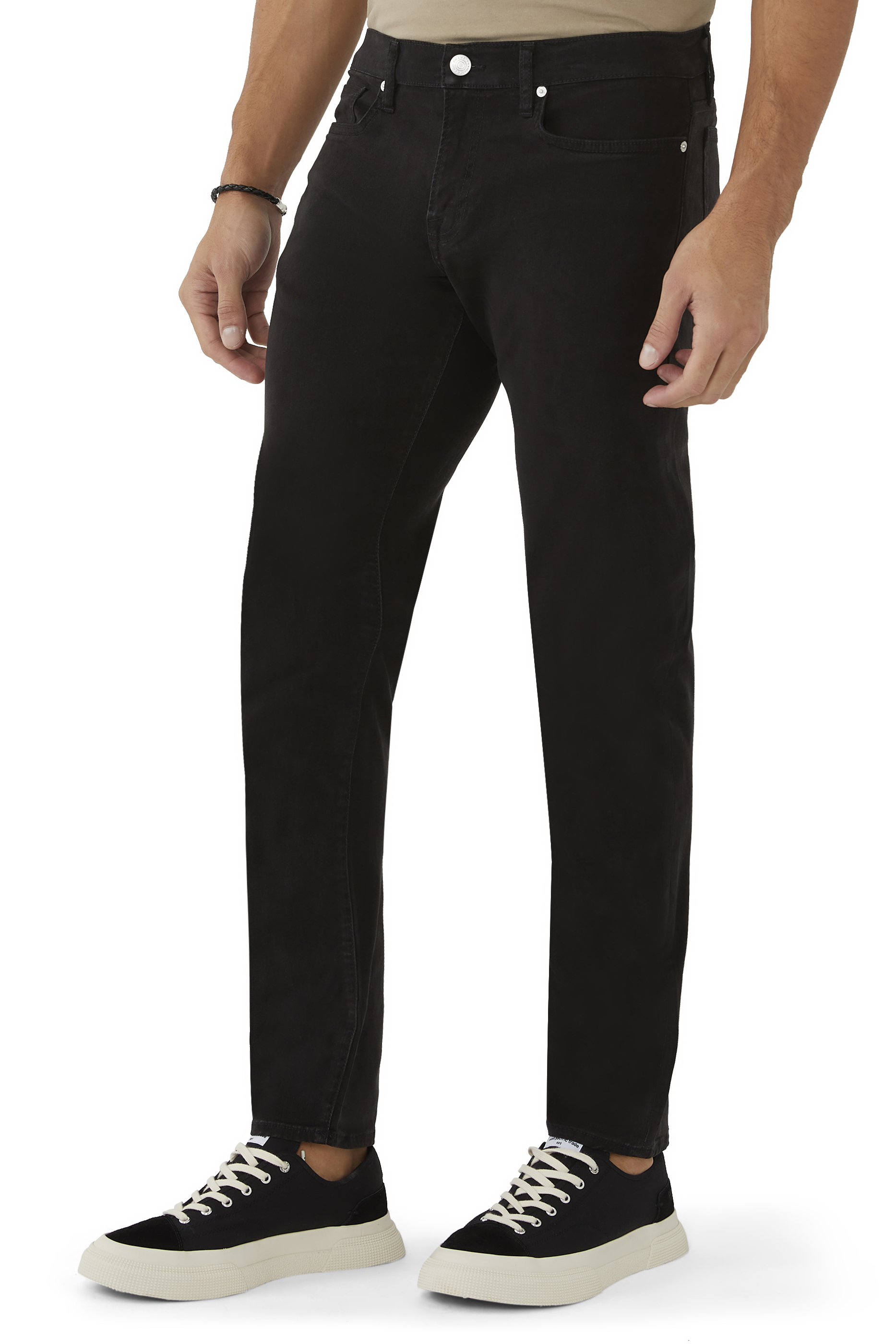 بنطال جينز لوم بقصة ضيقة