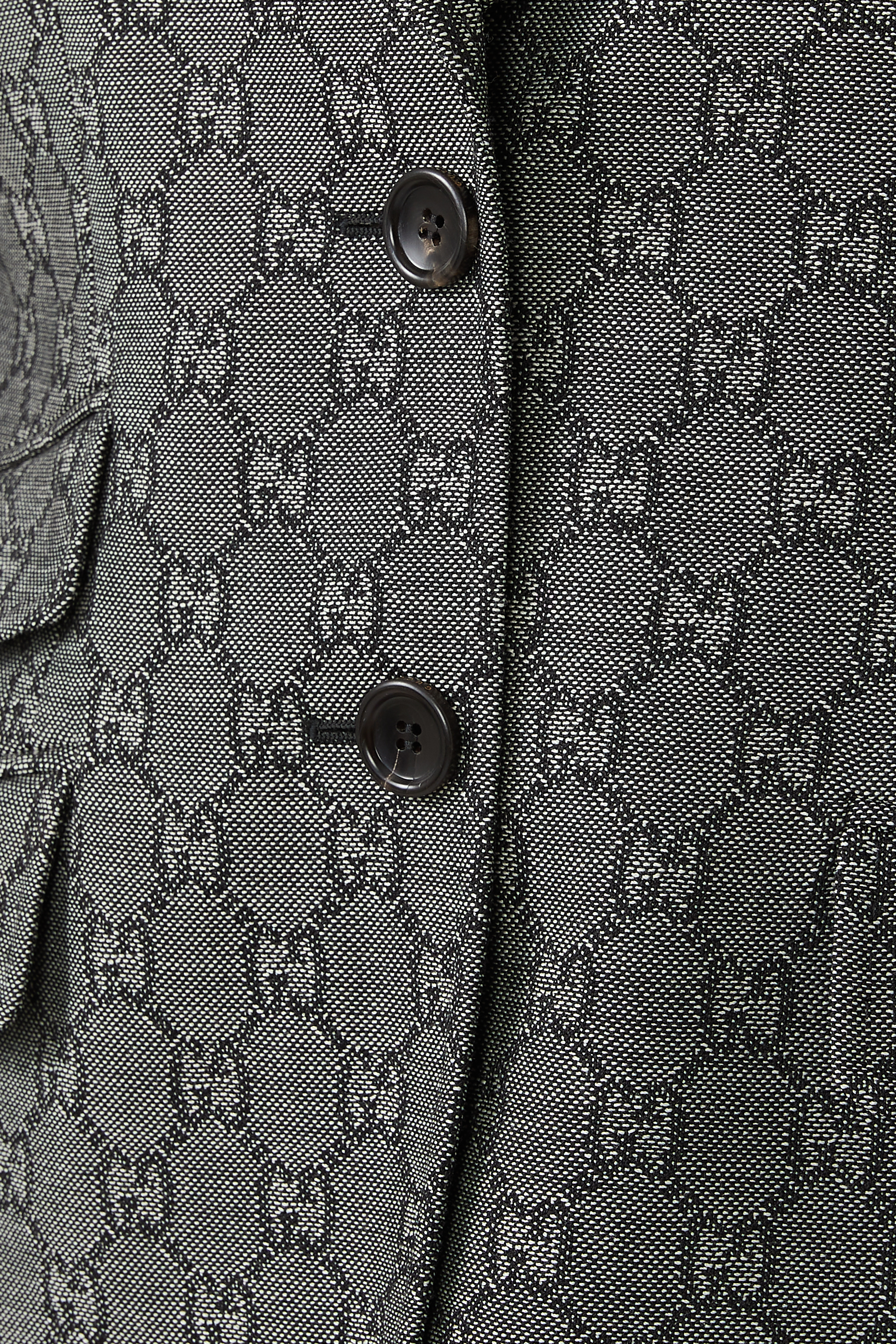 بليزر صوف بشعار GG