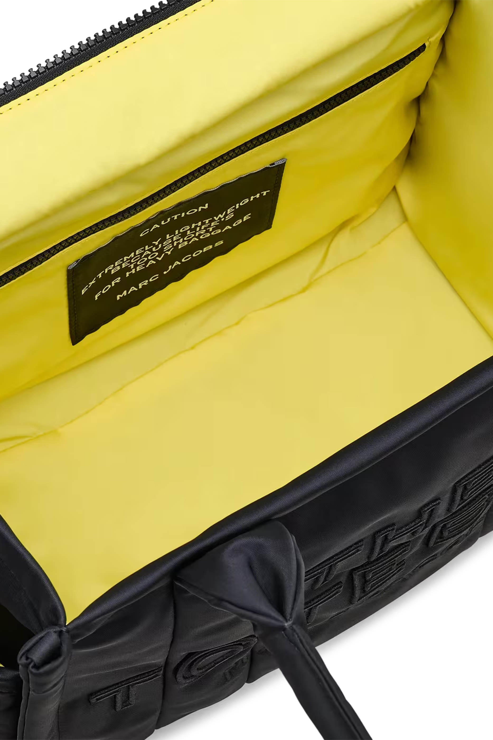 حقيبة يد بتصميم منفوخ