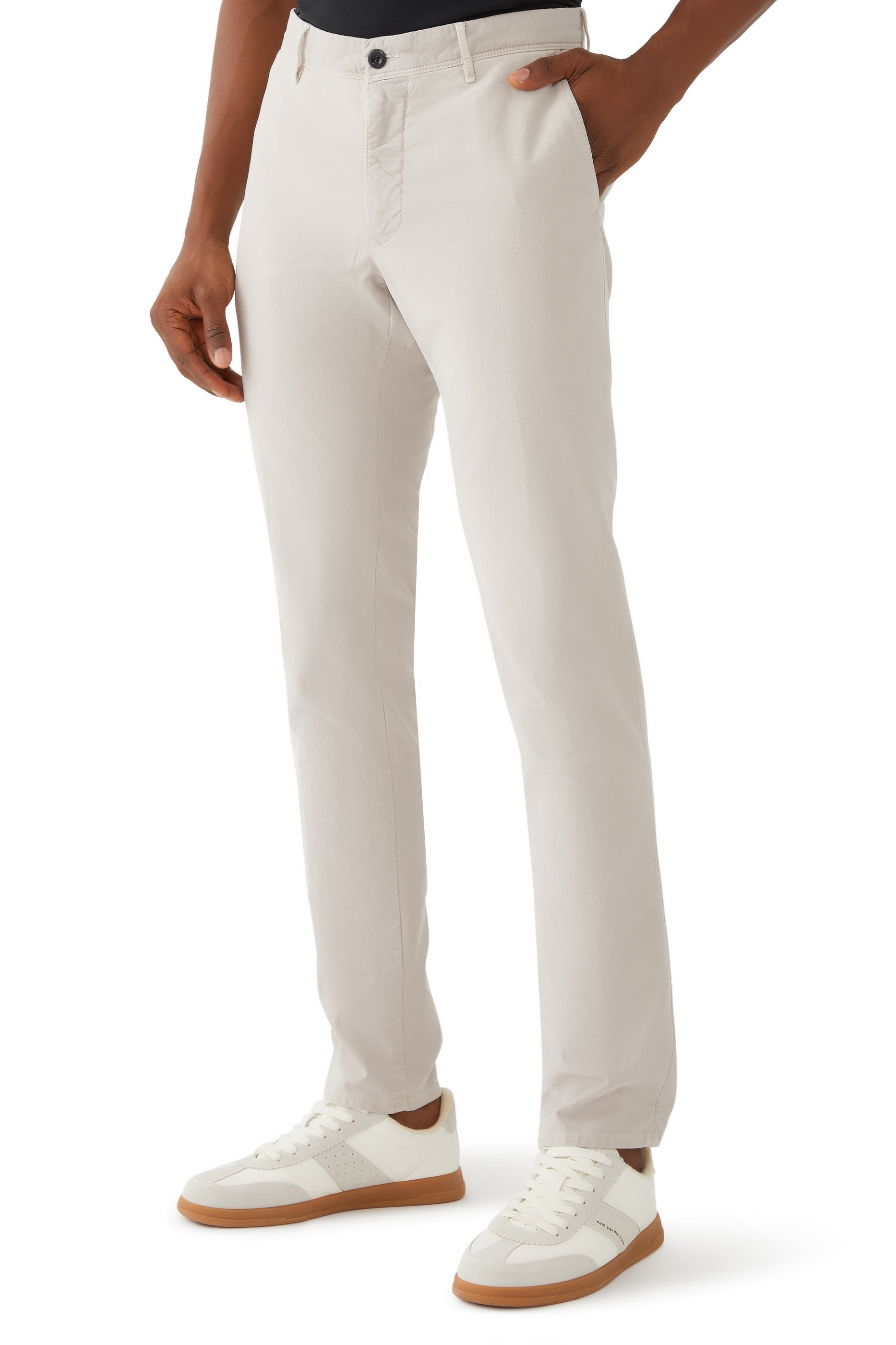 بنطال بقصة ضيقة