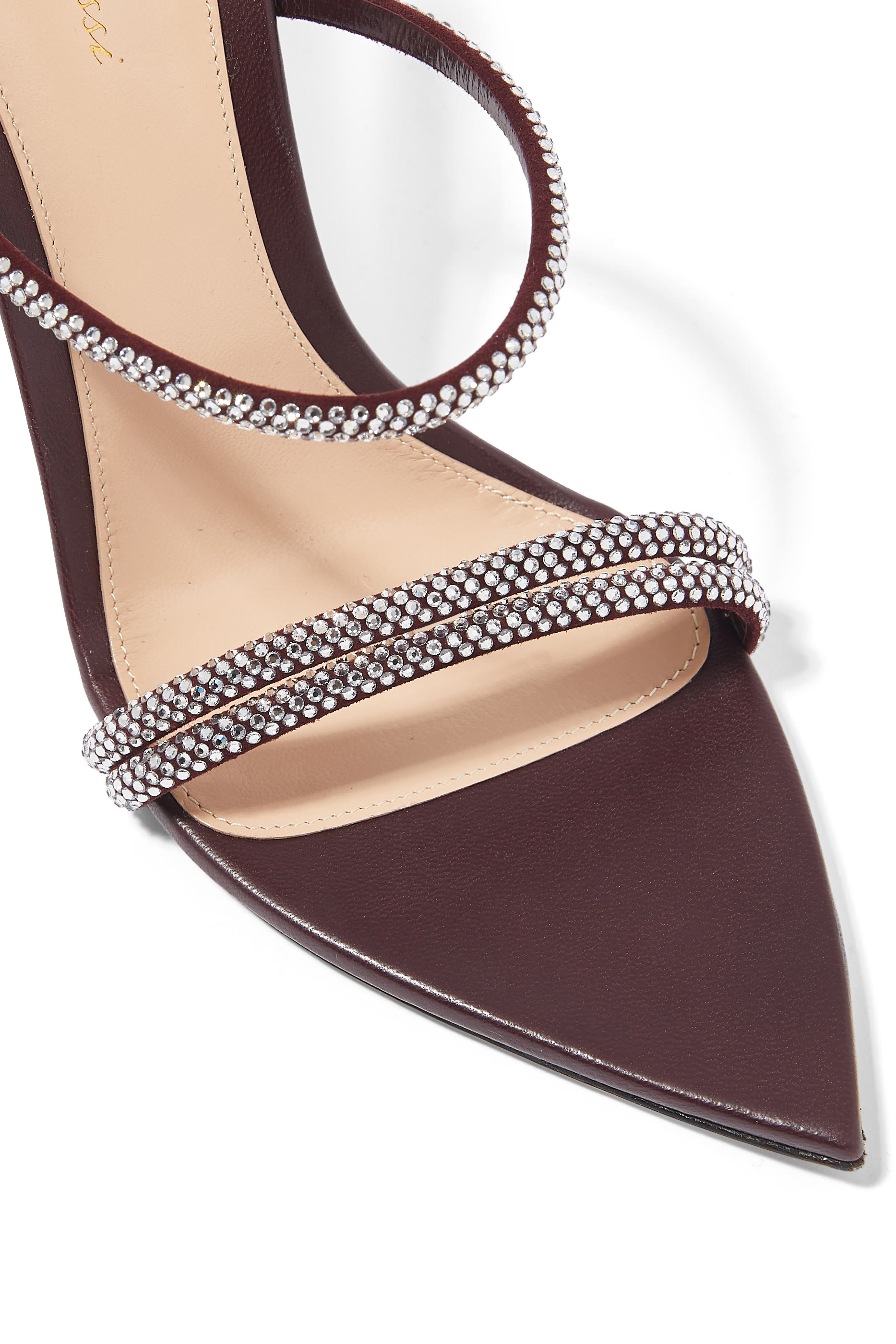 حذاء كان 105 مفتوح من الخلف بسيور مزوجة مرصعة بأحجار جلد