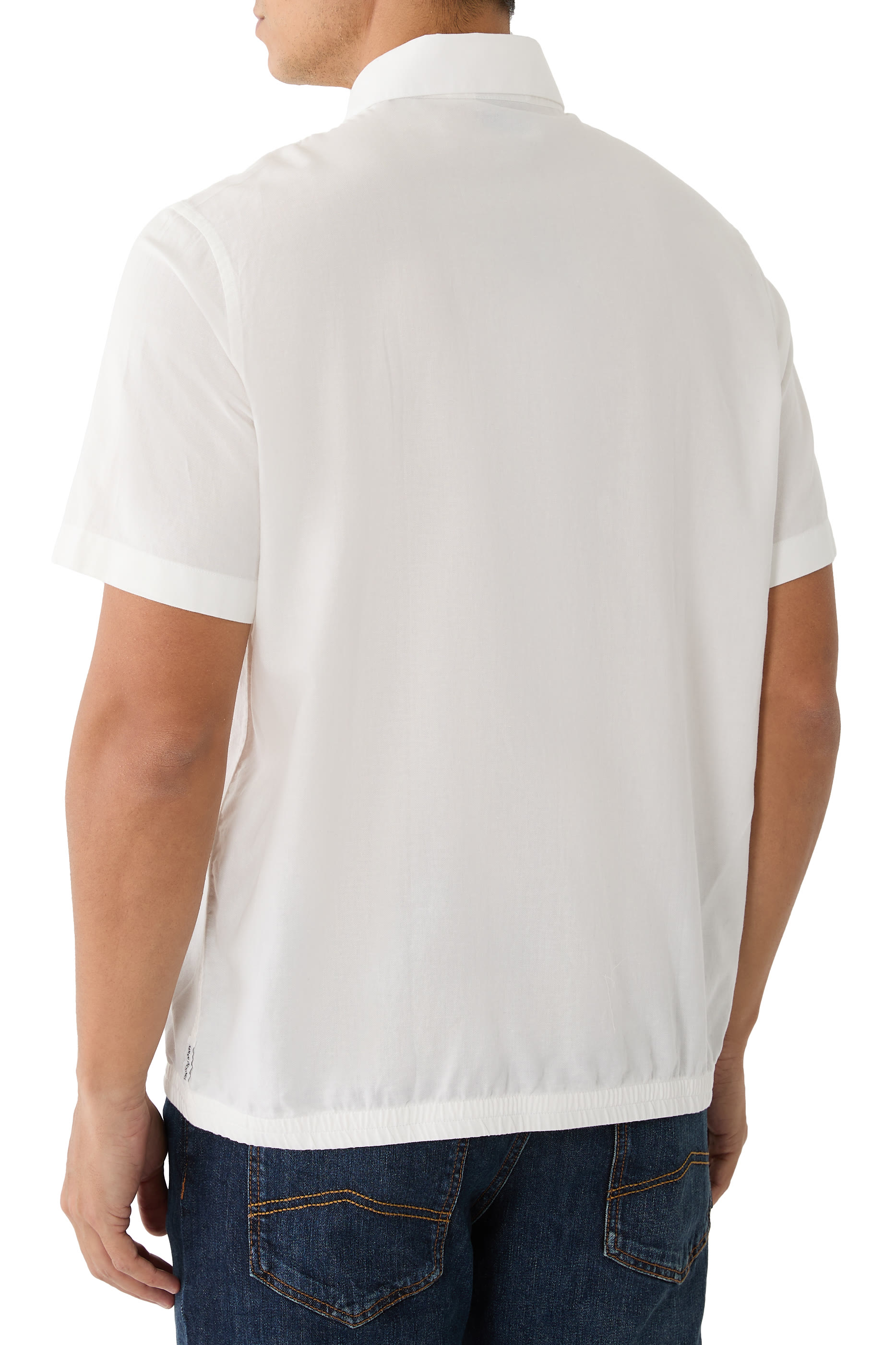 قميص بأزرار للإغلاق وحافة مطاطية