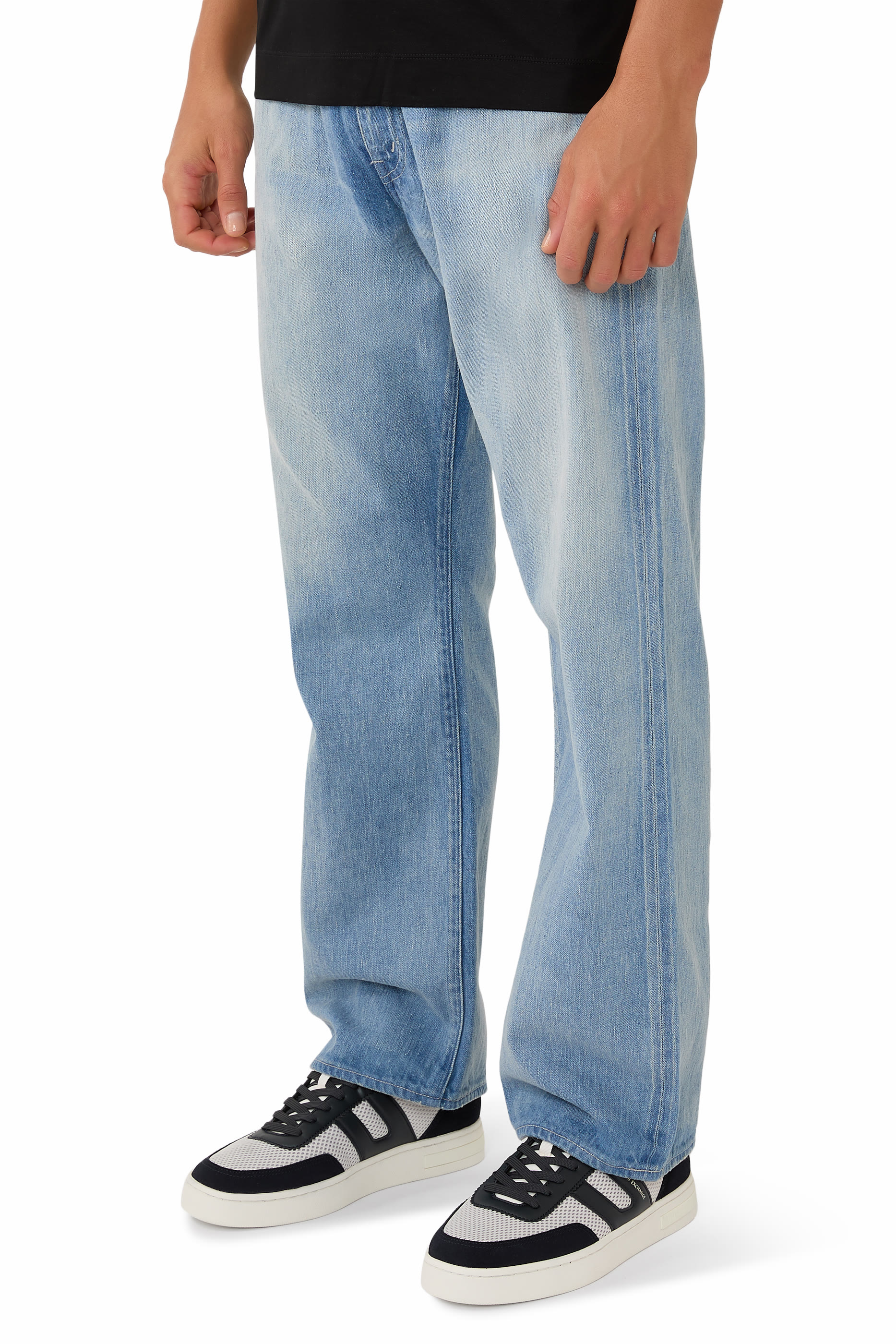 سنيكرز لندن بنعل مسطح وكاحل منخفض