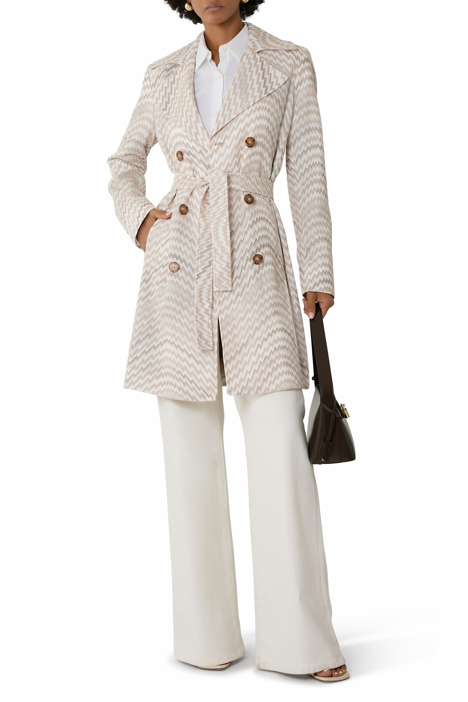 معطف ترنش بصفي أزرار ونقشة خطوط متعرجة بتفاصيل مموجة