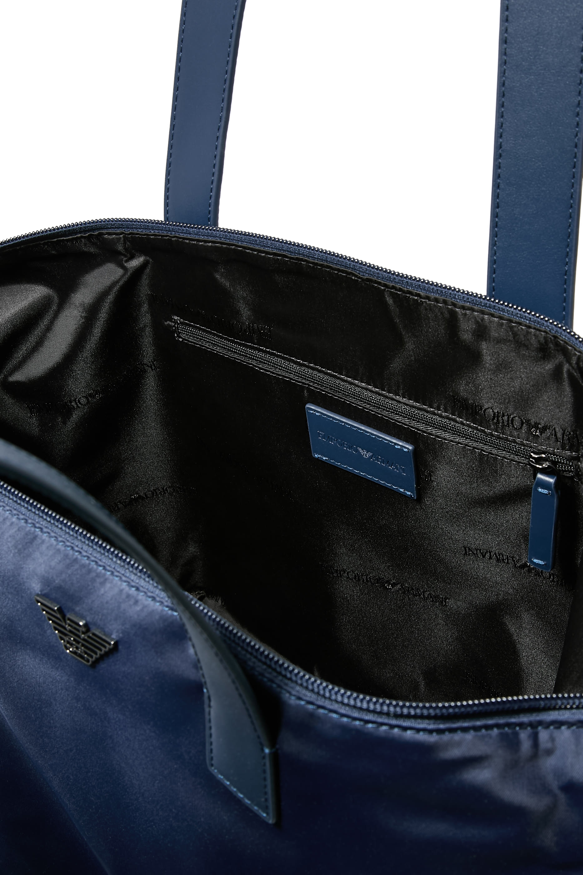 حقيبة يد  بحلية معدنية بشعار الماركة نايلون