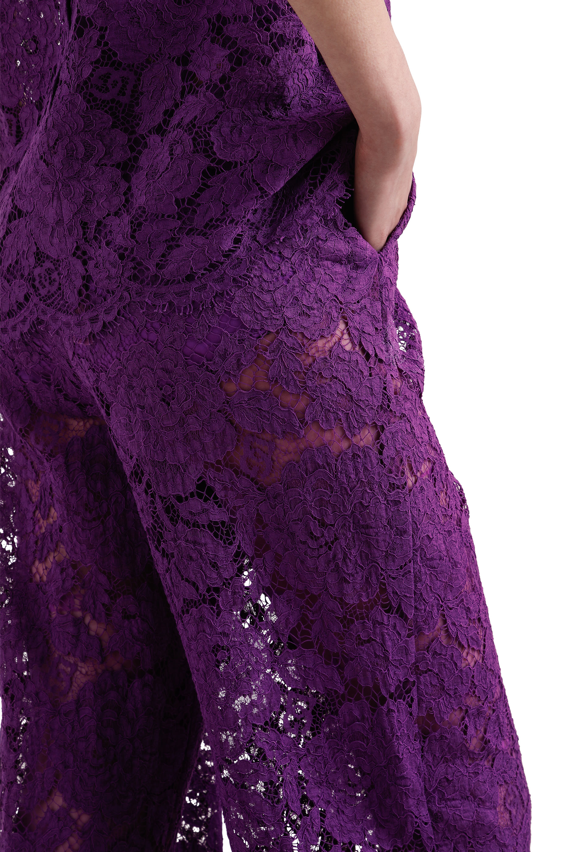 بنطال بقصة واسعة بتطريززهور دانتيل كوردونيتو