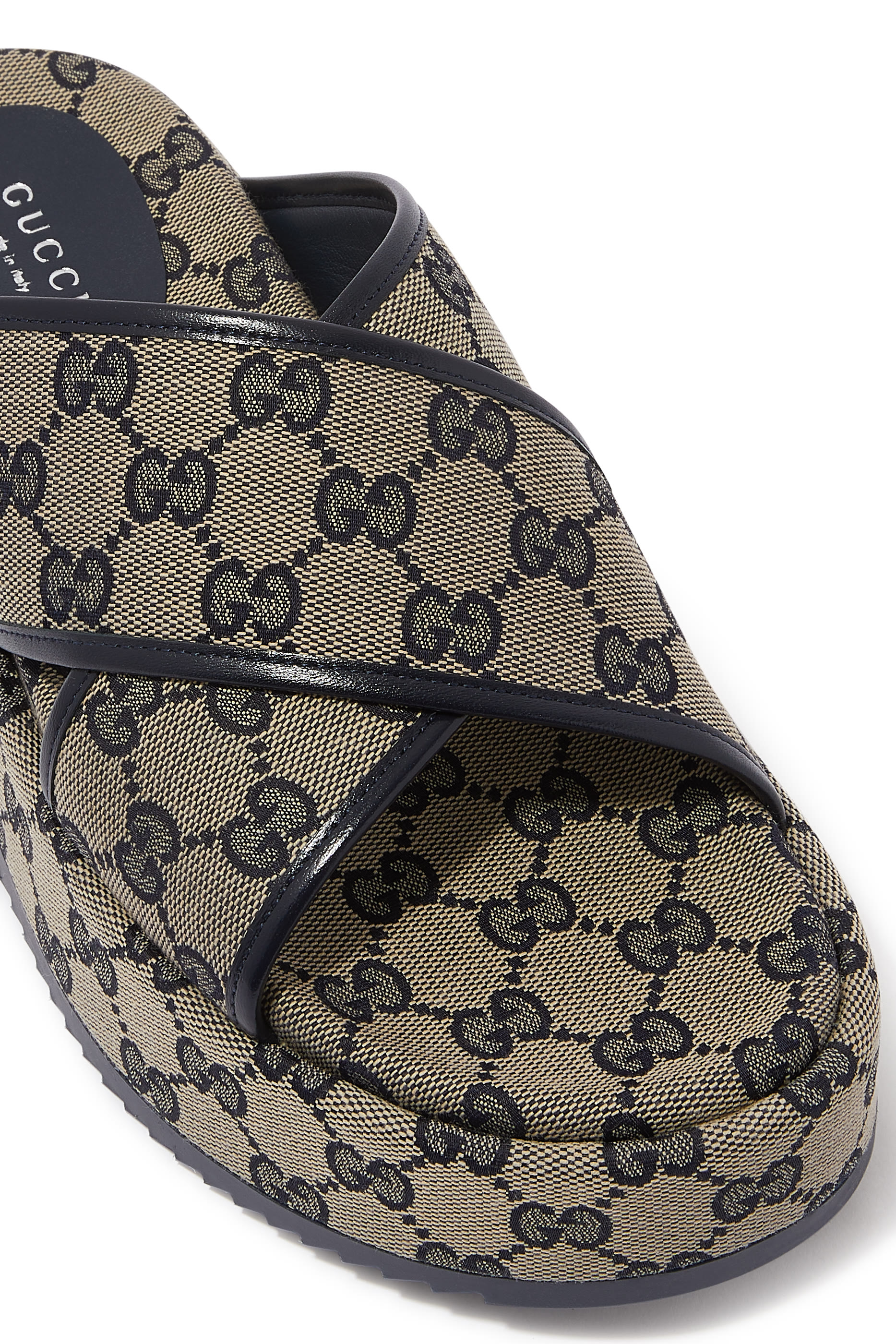 صندل بنعل سميك مزين بشعار GG