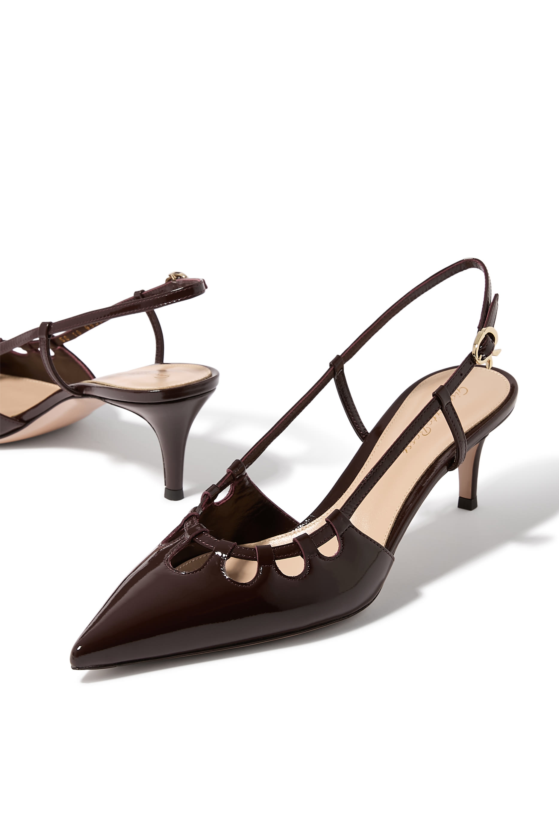 حذاء كلاسيكي إلويز بسير خلفي 55