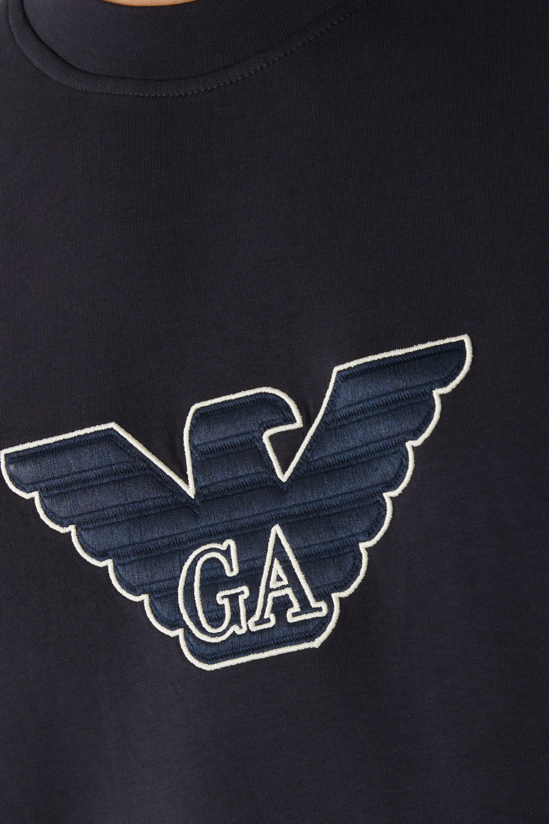 سويت شيرت مطرز بشعار الماركة