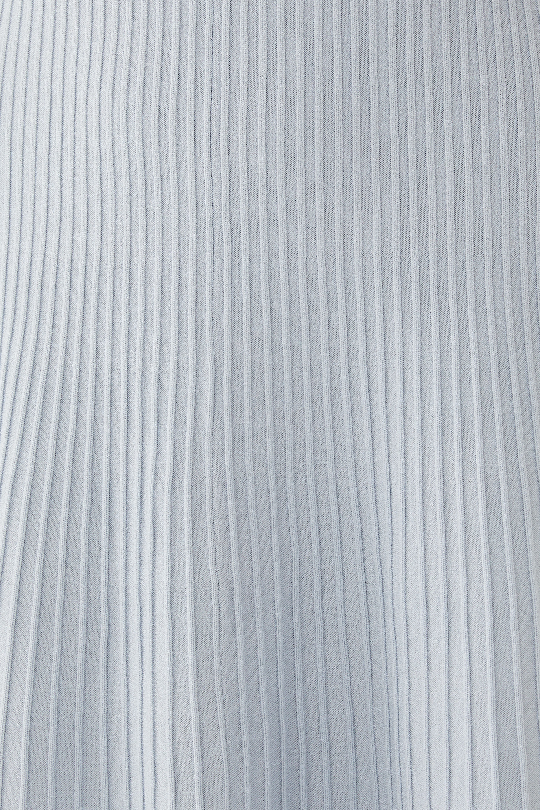 فستان منسوج بلا أكمام بياقة عالية